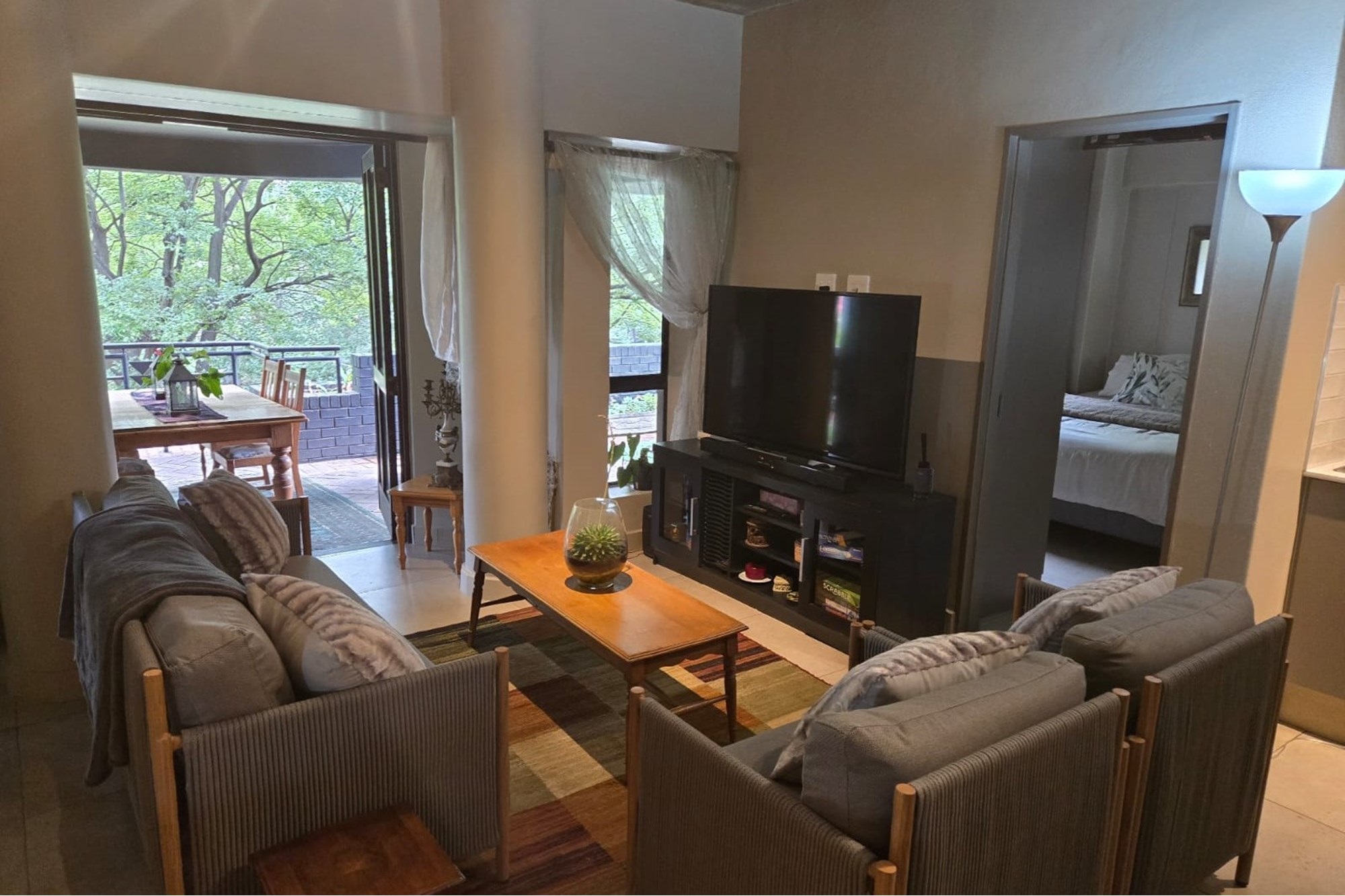 Resort Living in a 2-bedroom, 2-bathroom upmarket Apartment in St Andrews, Bedfordview.