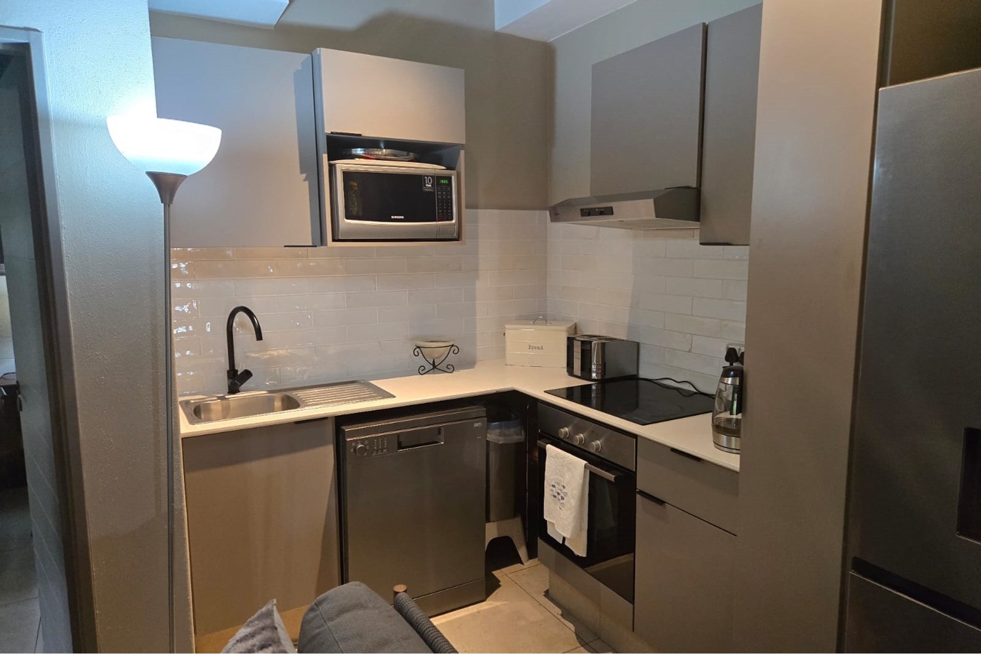 Resort Living in a 2-bedroom, 2-bathroom upmarket Apartment in St Andrews, Bedfordview.