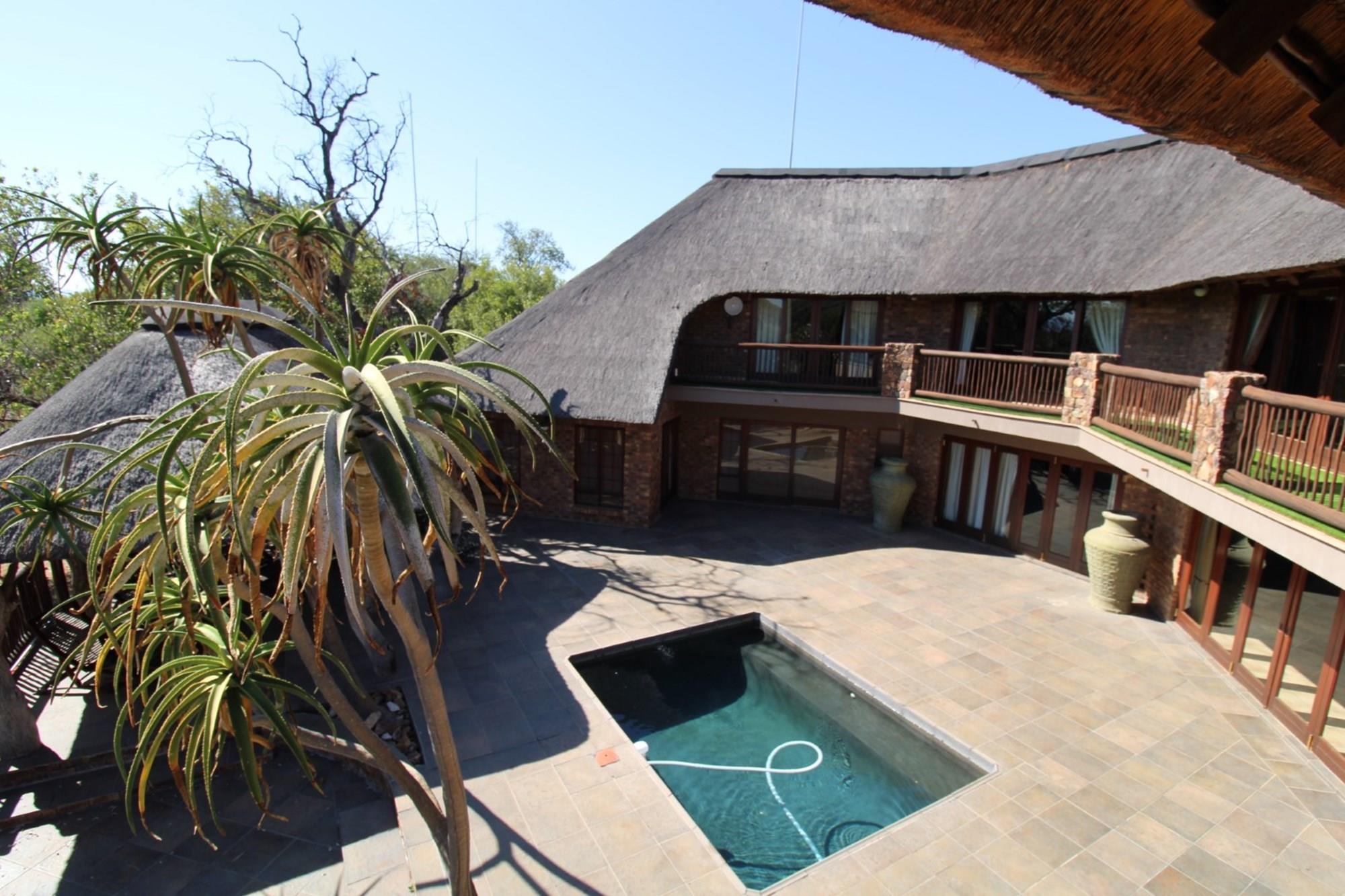 Spectacular Luxury 7 bedroom Retreat in Zebula Golf Estate with dam and mountain views