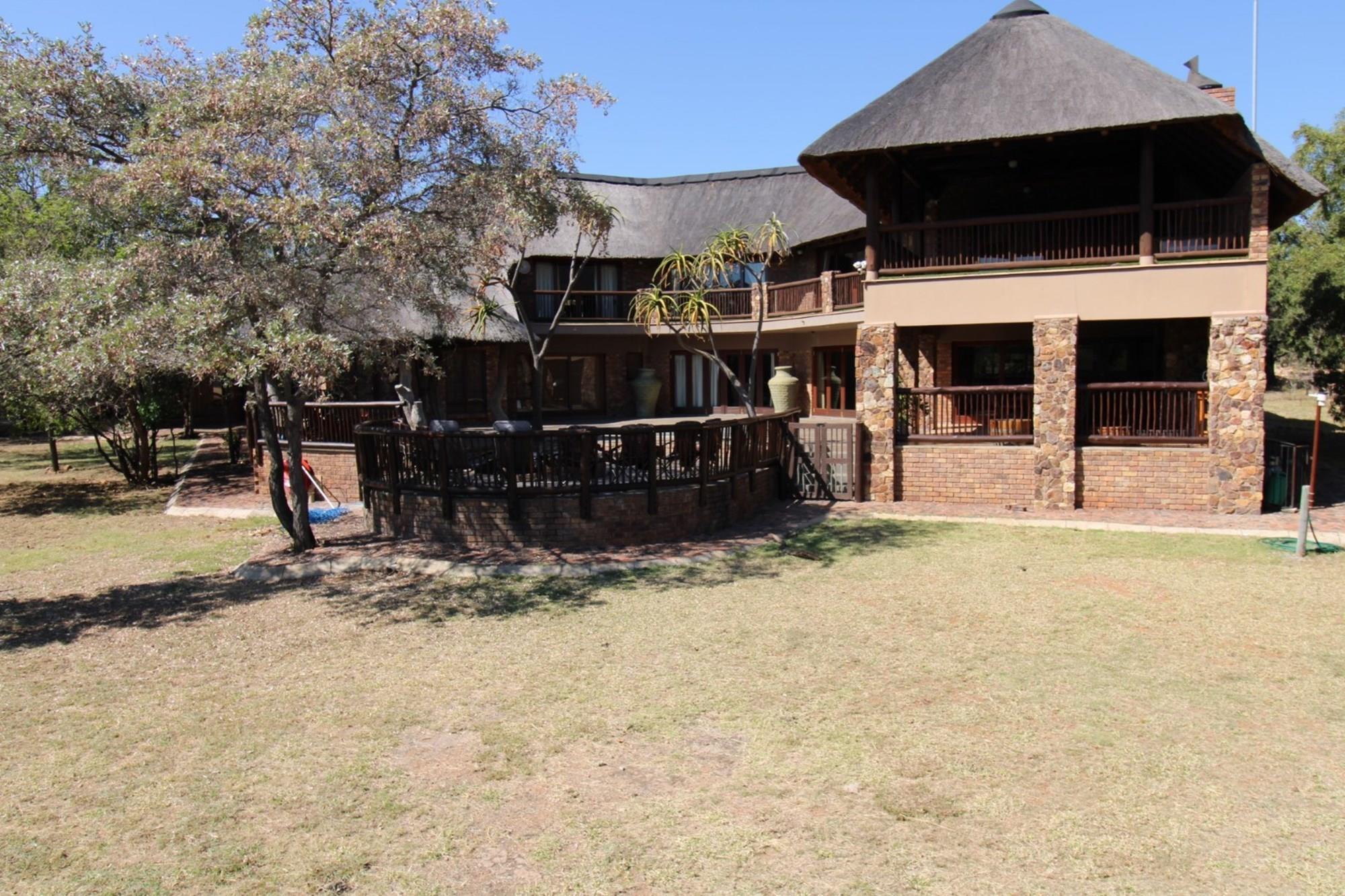 Spectacular Luxury 7 bedroom Retreat in Zebula Golf Estate with dam and mountain views