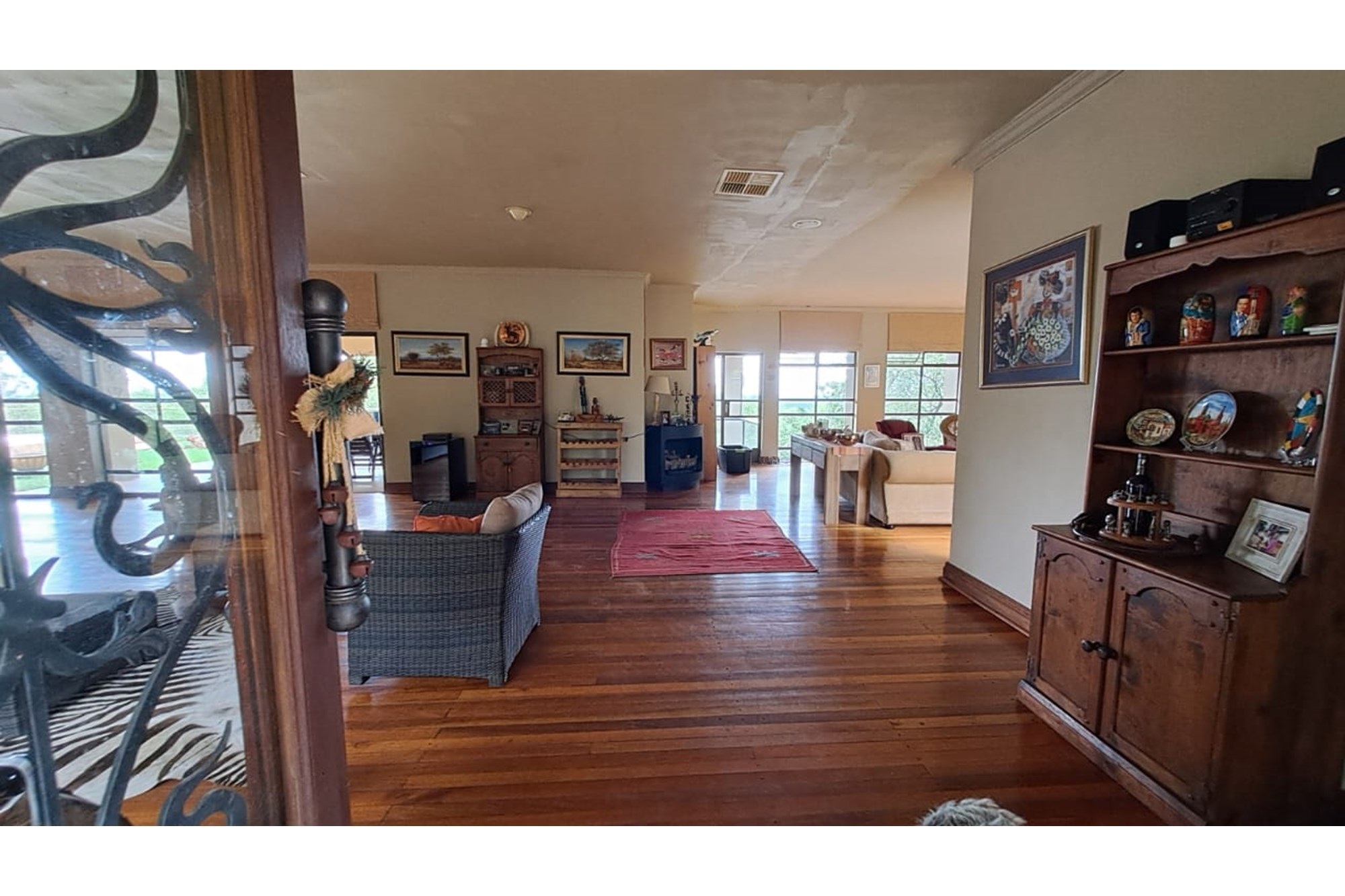 Tranquil Bushveld Retreat: Thaba Moriri - 4 Bedrooms and 5 bathrooms - Spectacular Views
