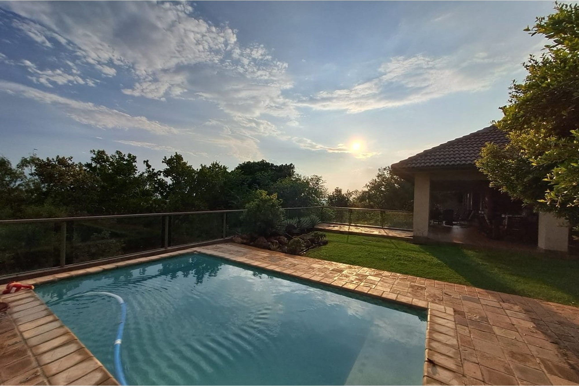 Tranquil Bushveld Retreat: Thaba Moriri - 4 Bedrooms and 5 bathrooms - Spectacular Views