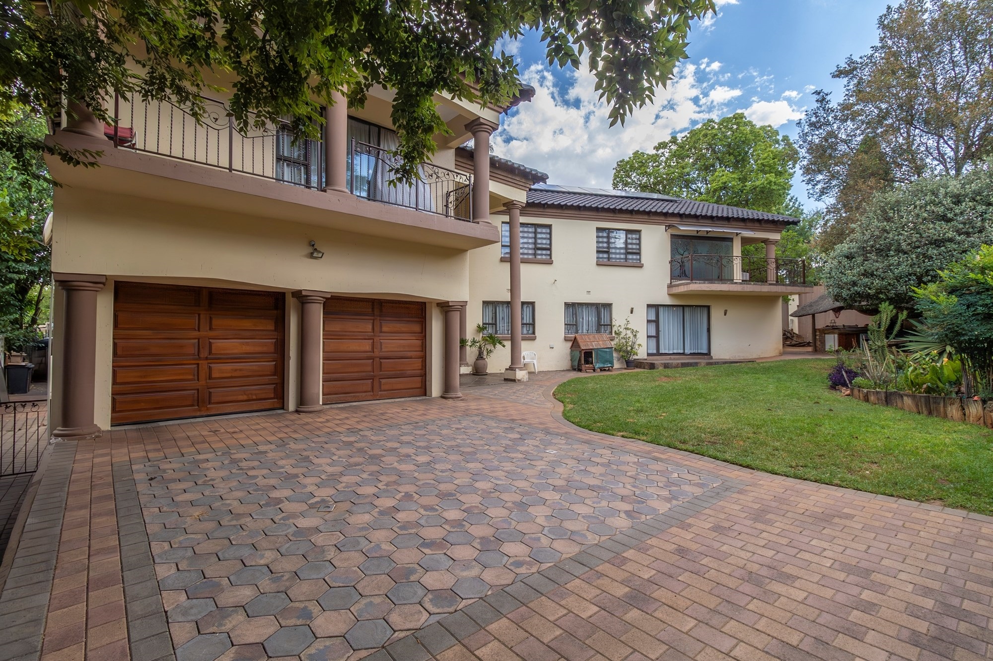 Magnificent Mansion!- Huge double storey dream home!