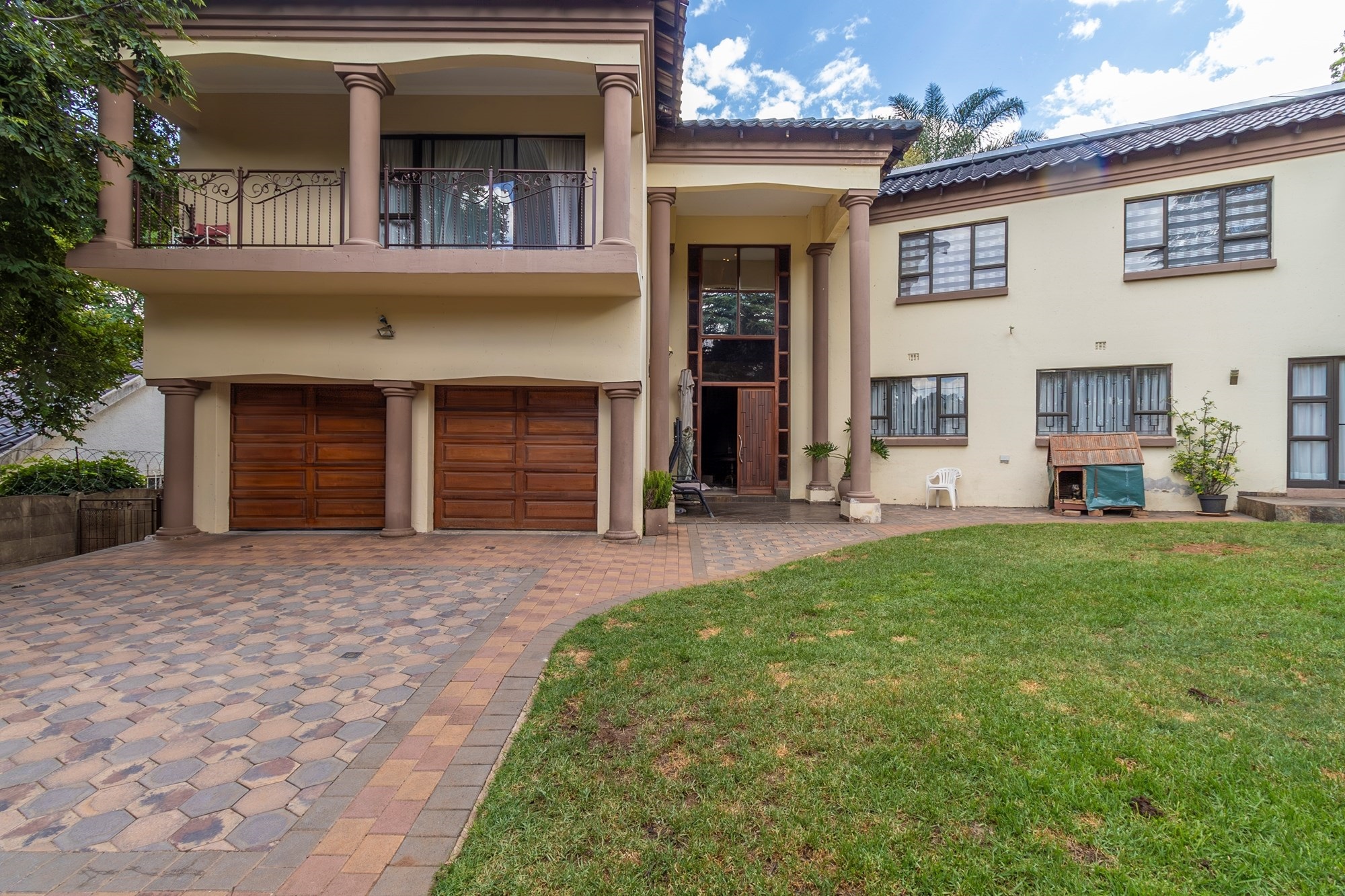 Magnificent Mansion!- Huge double storey dream home!
