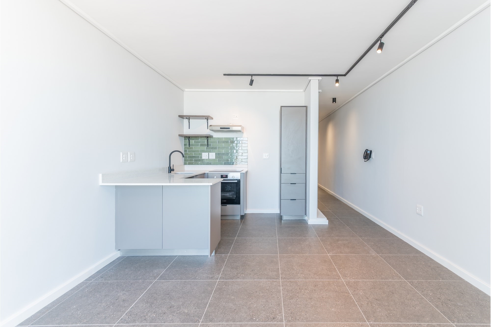 Apartment Block for rent in Muizenberg, Cape Town, 46 m²