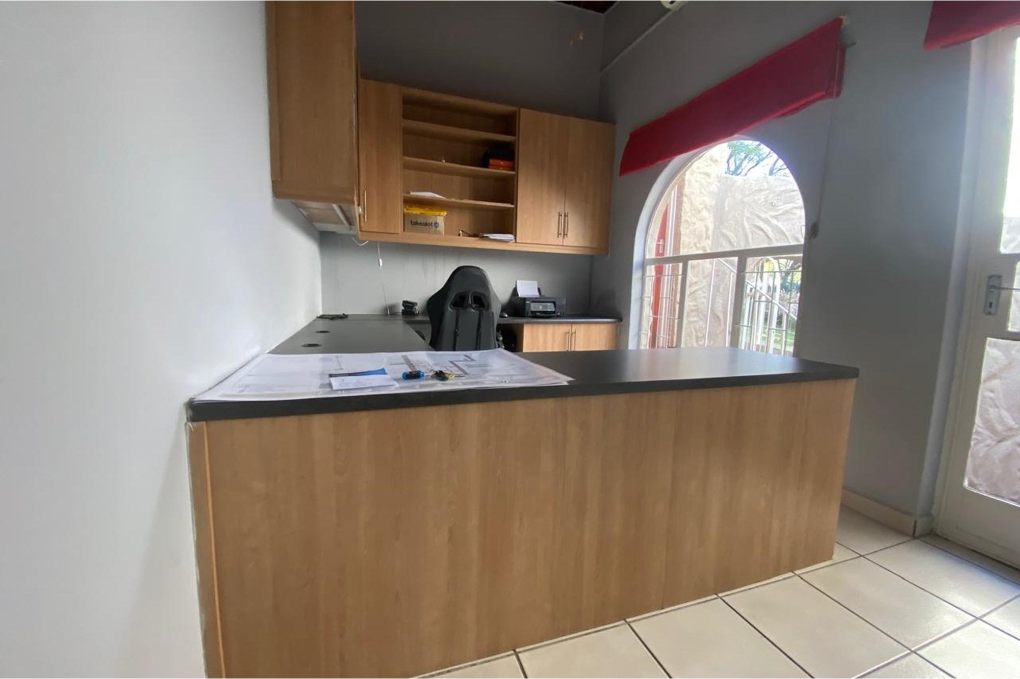 Beautiful 4-Bedroom Family Home in a Peaceful Neighbourhood with Pool, Lapa and More