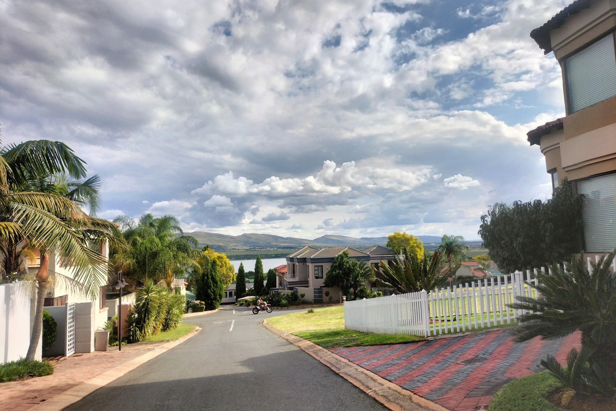 This exclusive estate offers a tranquil atmosphere!