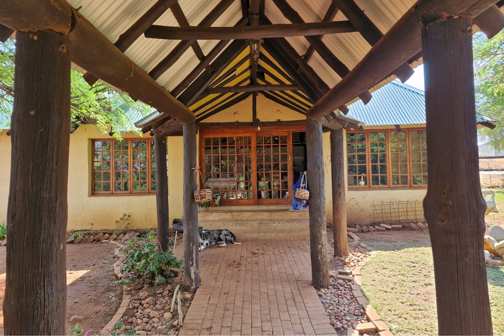 "Idyllic Land with Modern Home in Doringkruin"