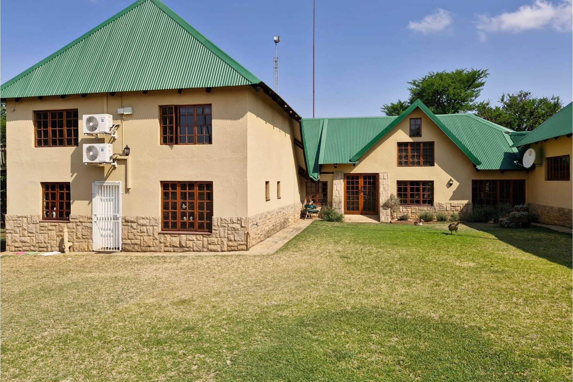 "Idyllic Land with Modern Home in Doringkruin"