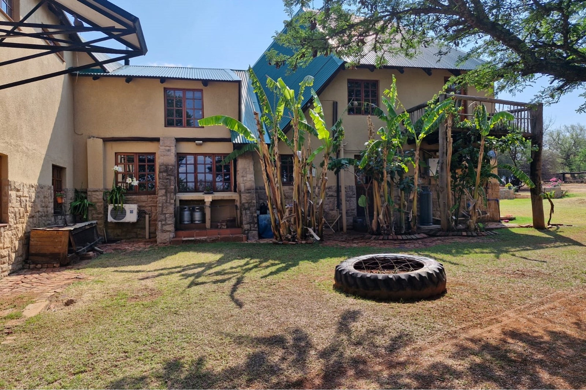 "Idyllic Land with Modern Home in Doringkruin"