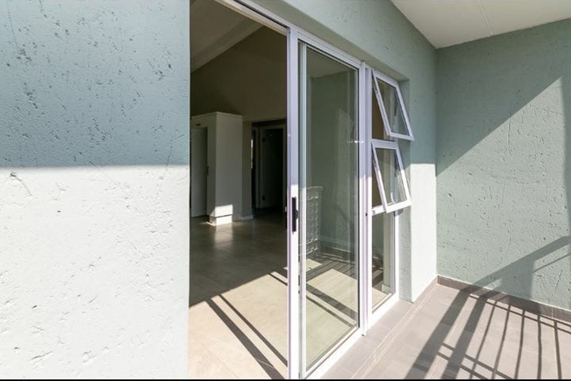 Apartment for sale in Paulshof, Sandton, 66 m²