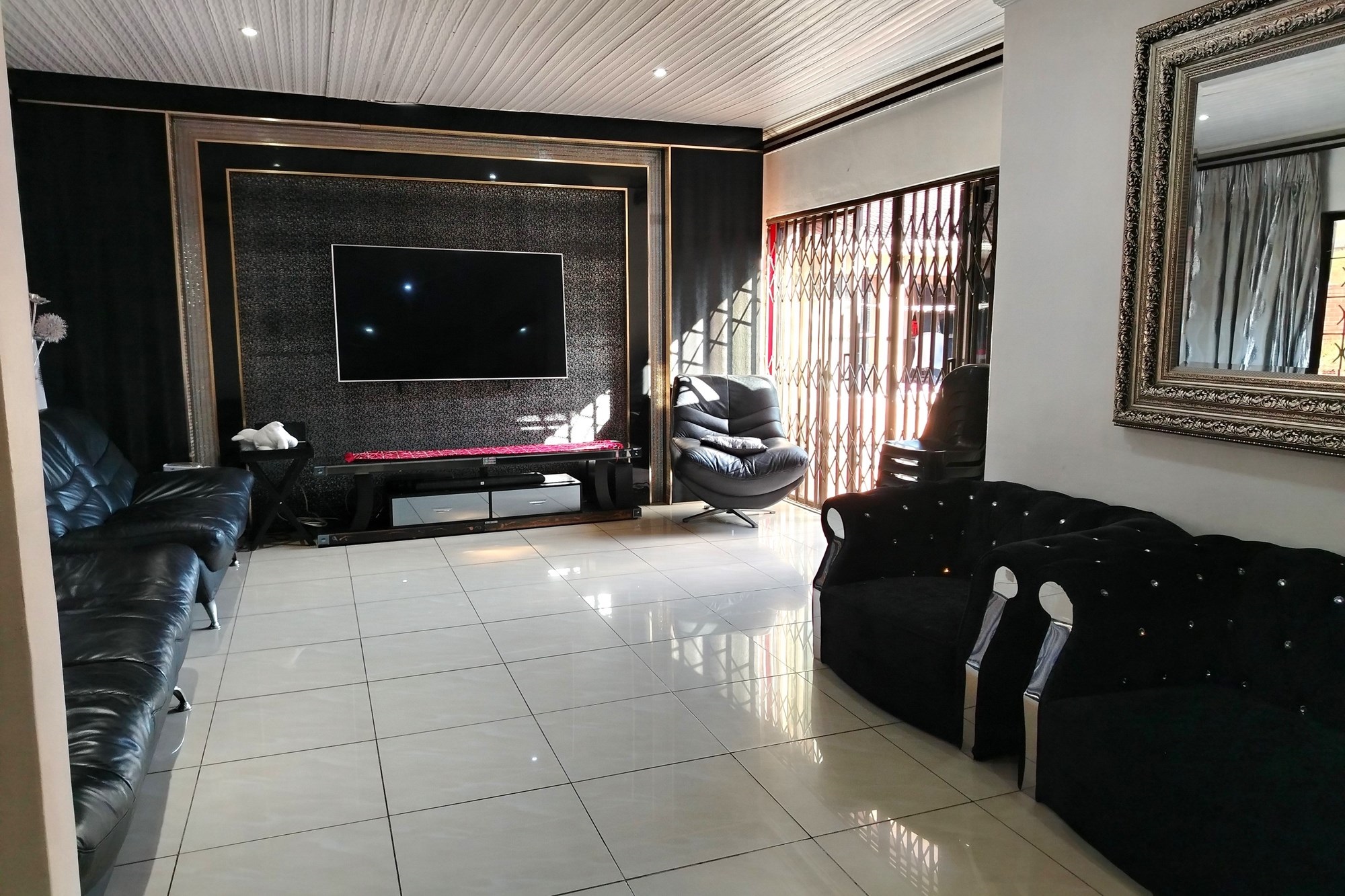 LUXURY FAMILY HOME FOR SALE IN PANORAMA, EMPANGENI