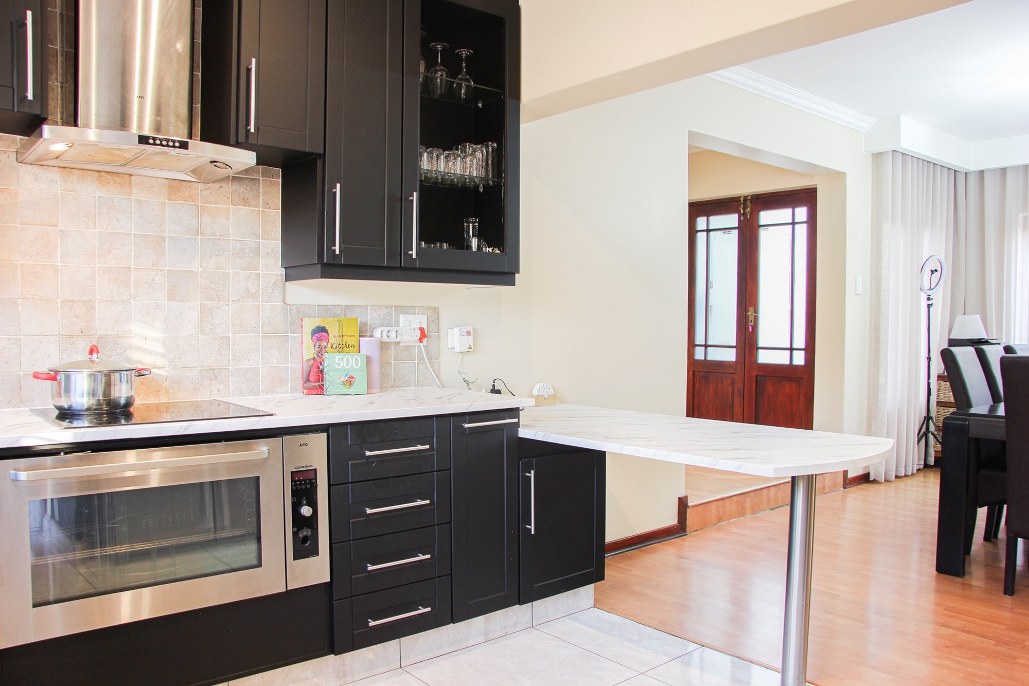 Beautiful 3Bed family home w/ Staff Accommodation, Prime location in Broadacres/Dainfern
