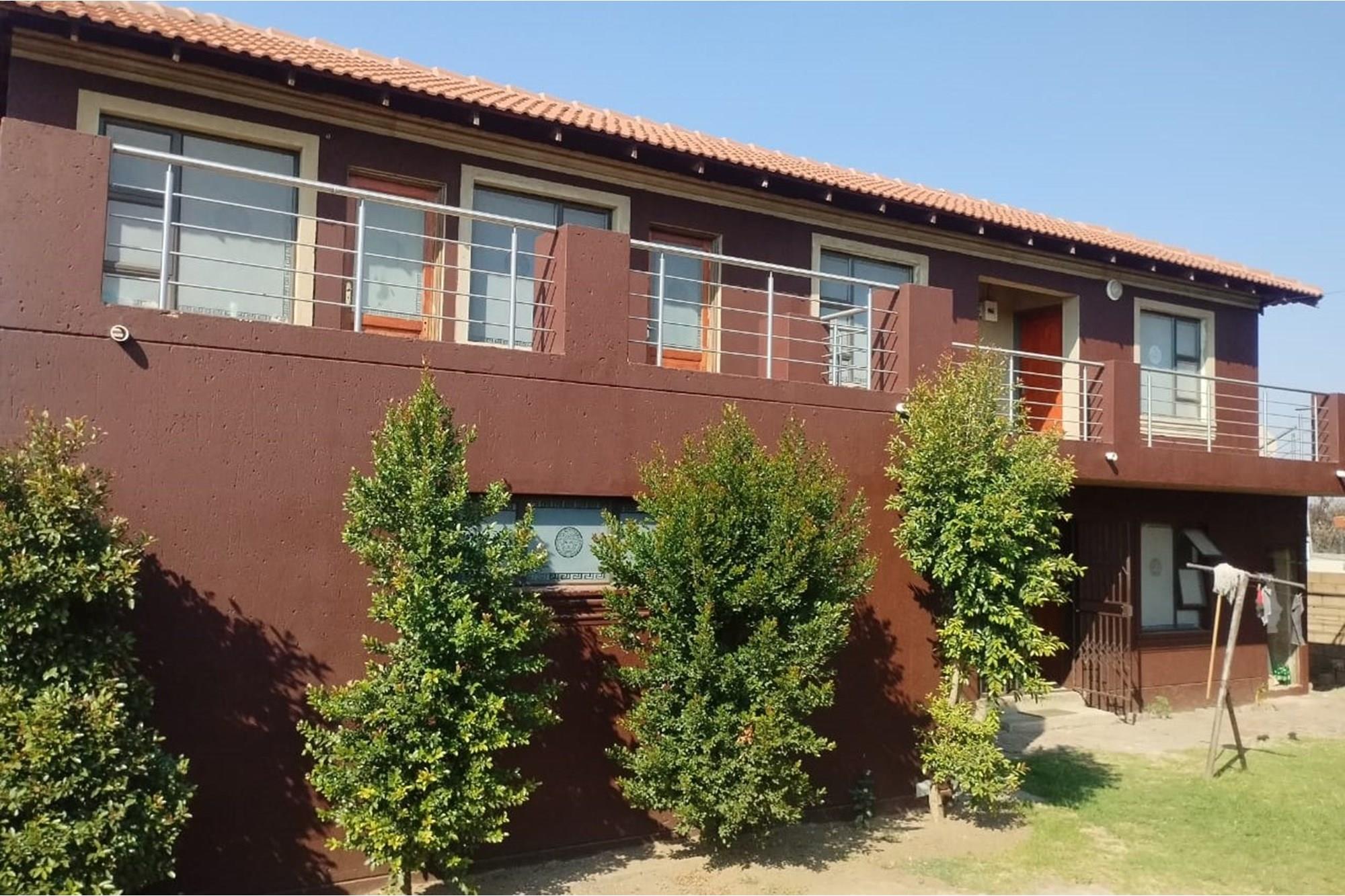 Block Of Flats Plus The Main House For Sale In Orlando West