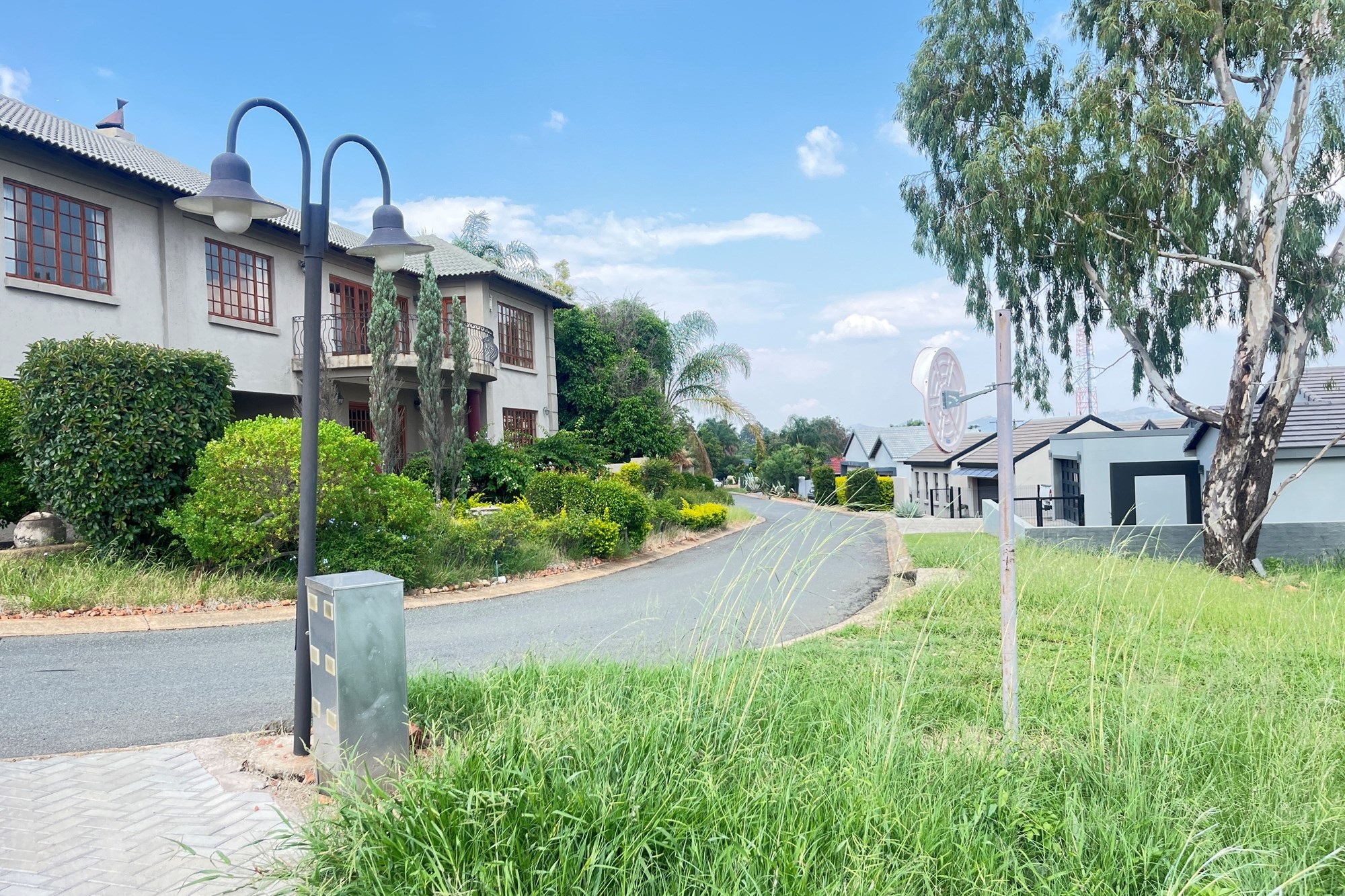 This prime piece of land is conveniently located near essential amenities!