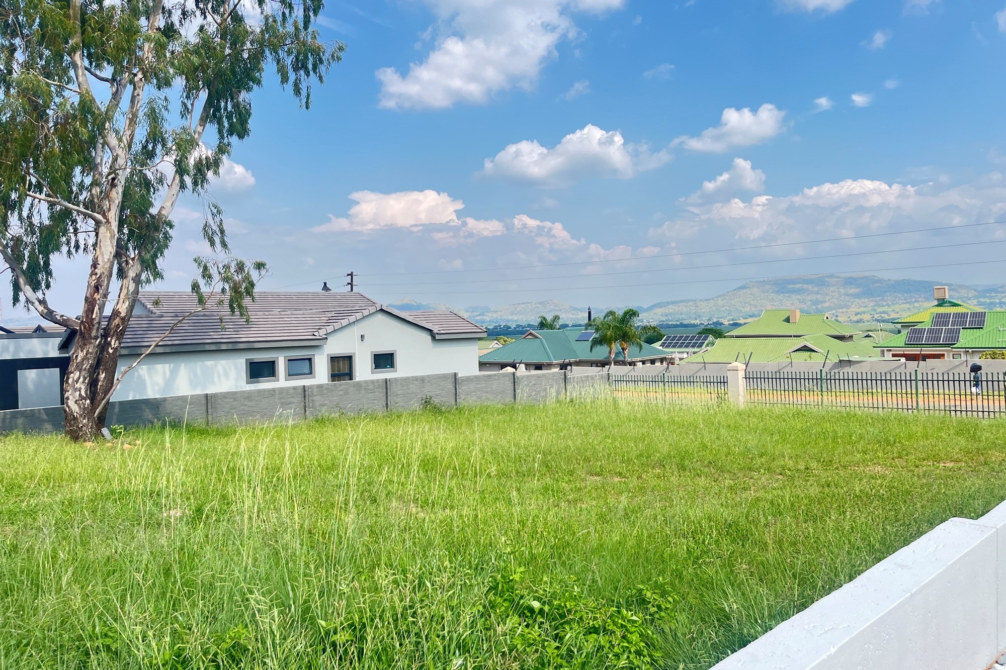 This prime piece of land is conveniently located near essential amenities!