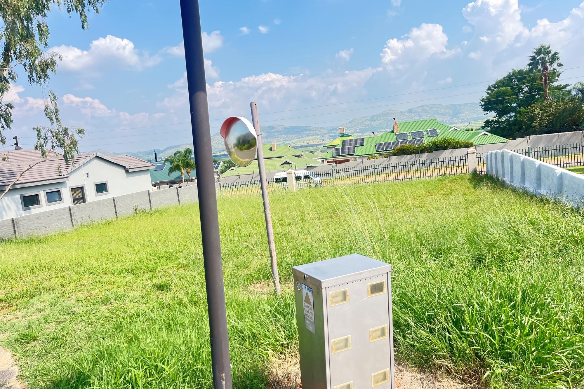 This prime piece of land is conveniently located near essential amenities!