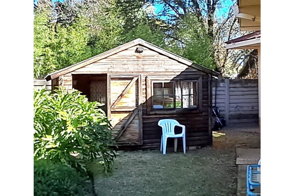 This fantastic spacious family house is situated in a quiet neighbourhood.