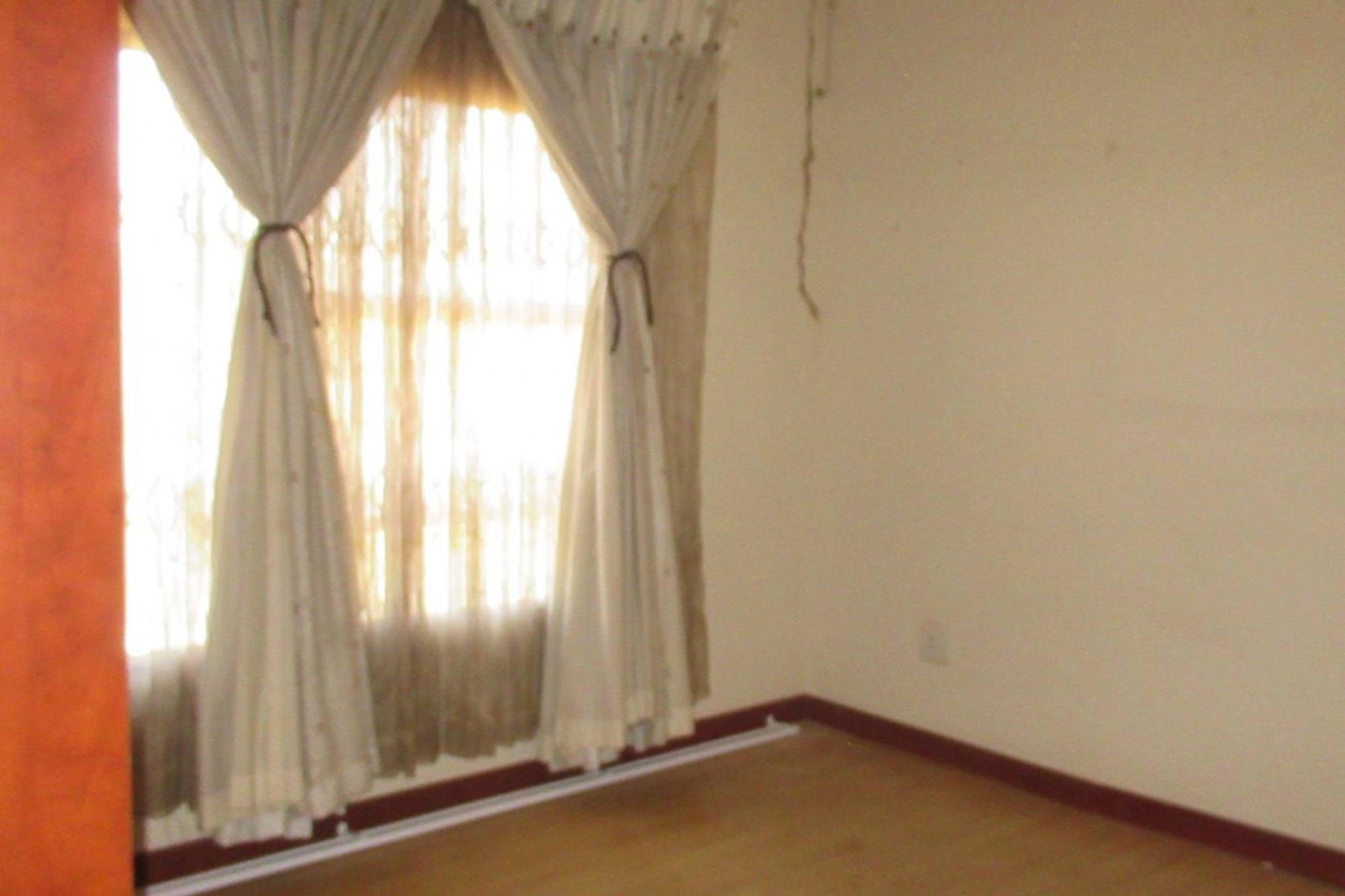 "Charming Cosmo City Oasis: 3-Bed Home Awaits You"