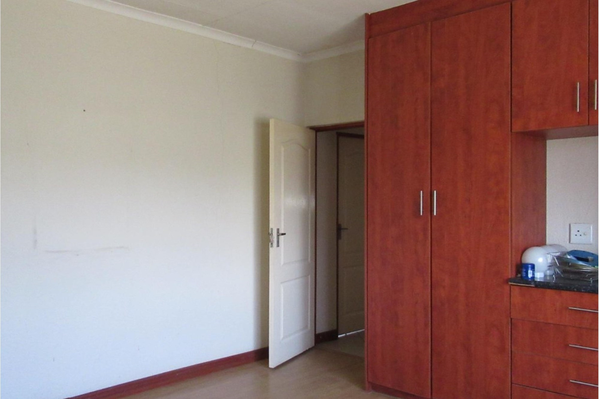 "Charming Cosmo City Oasis: 3-Bed Home Awaits You"