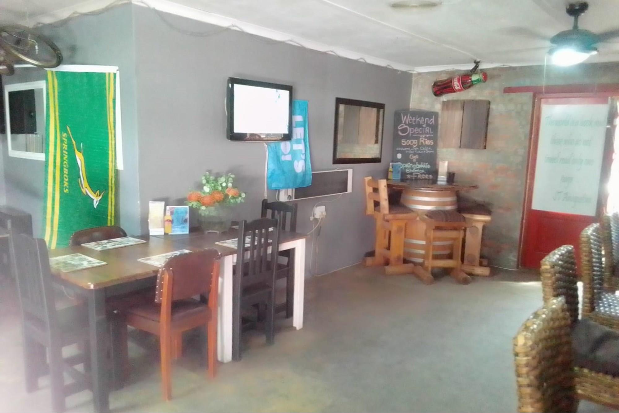 Amazing 21 ROOM Upmarket Guest House in Porterville