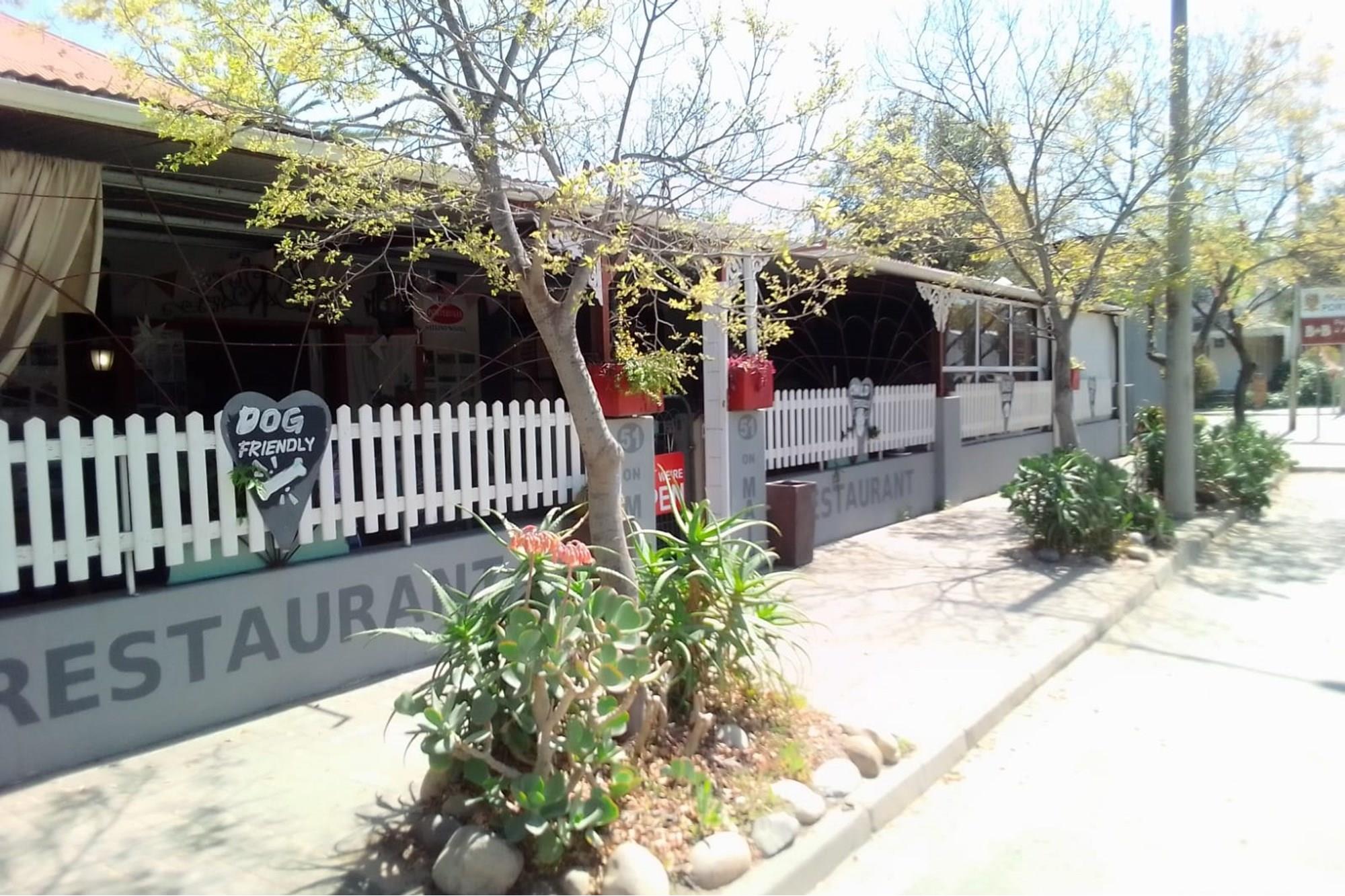Amazing 21 ROOM Upmarket Guest House in Porterville