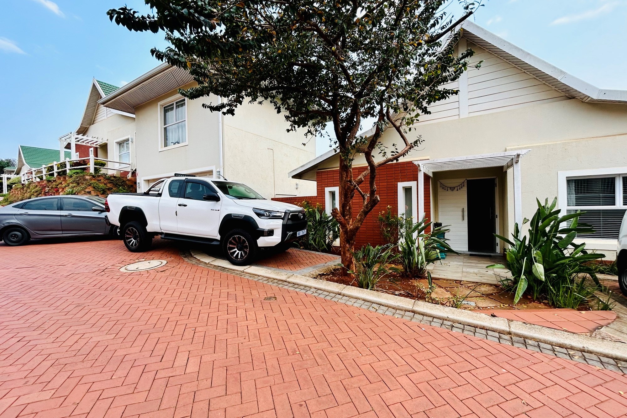 3 BEDROOM TOWNHOUSE IN KINDLEWOOD ESTATE TO RENT