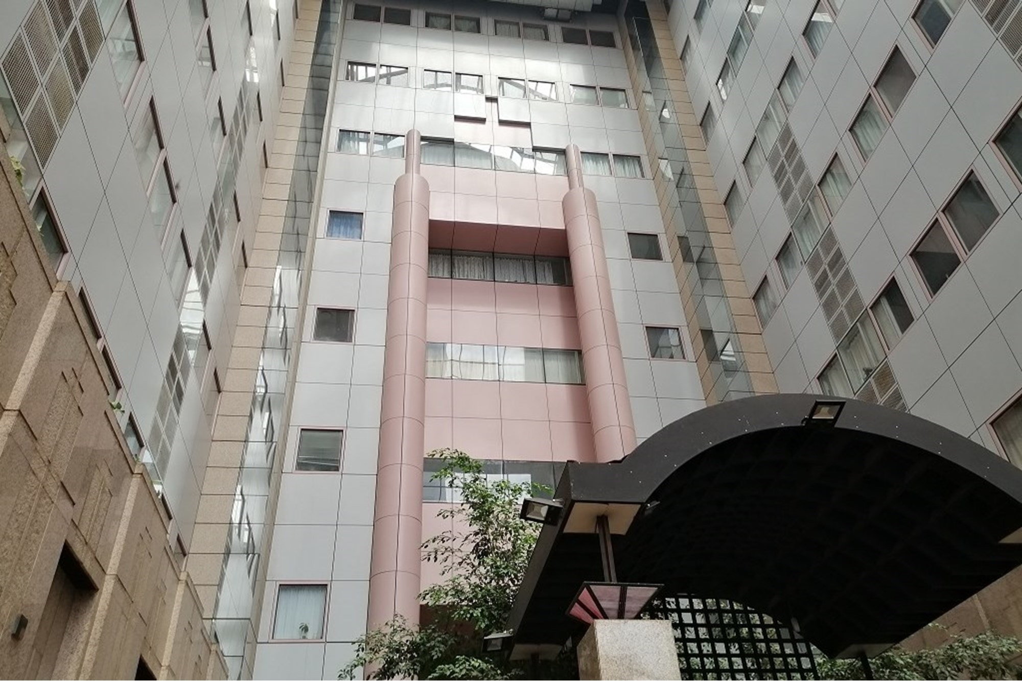 Executive bachelor apartment