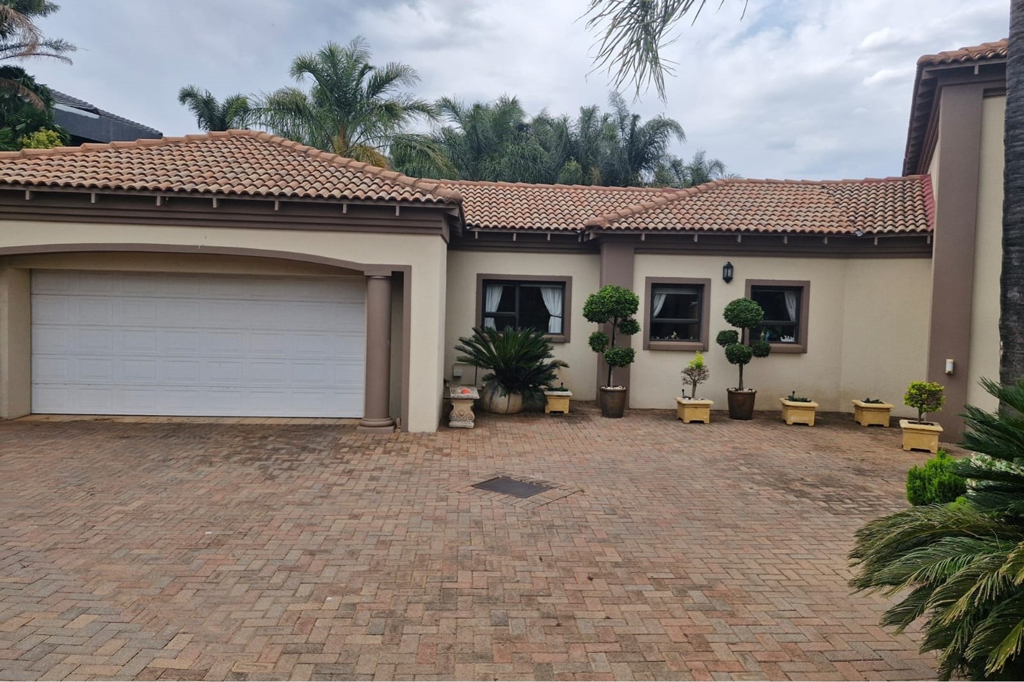 "Spacious Family Home in Doringkruin for Sale"