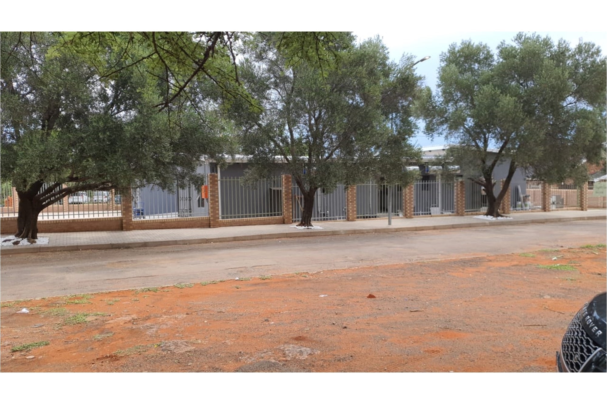Affordable Student Accommodation near High School, Gym and University.