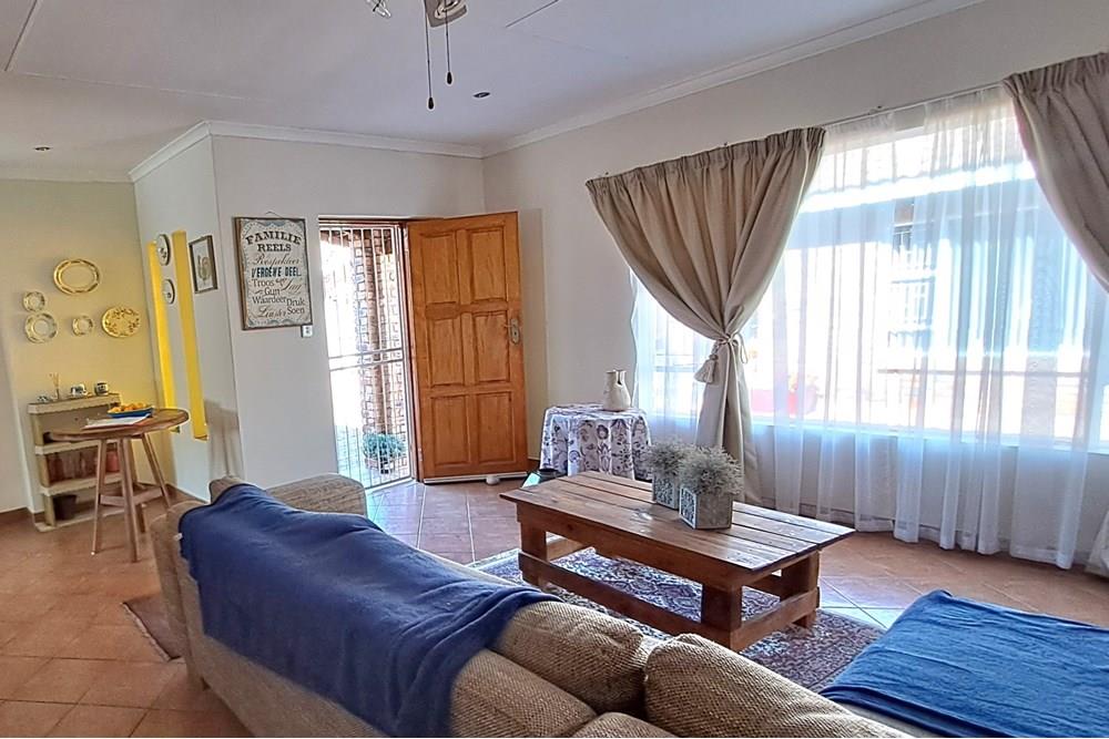 Spacious townhouse in quiet residential area