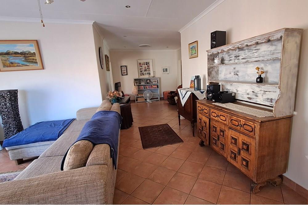 Spacious townhouse in quiet residential area