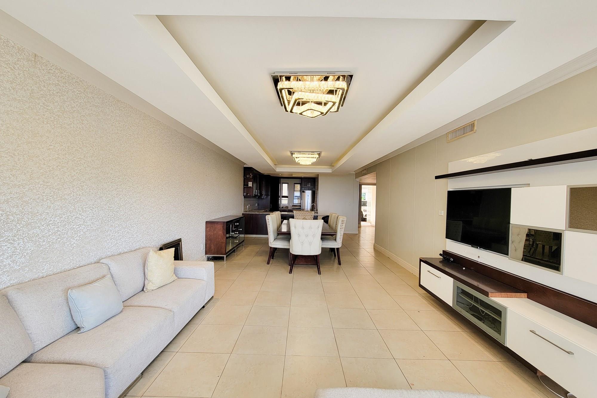 4 Bed 4 Bath Luxury Unit in an Estate with drive up access