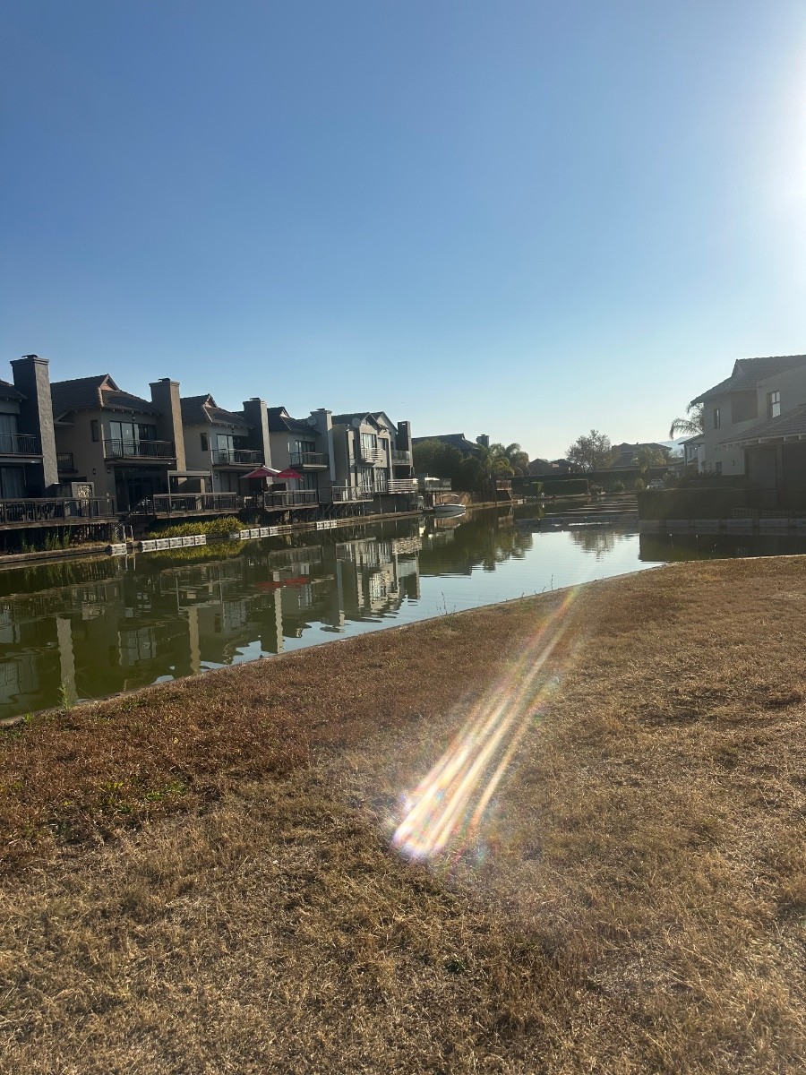Blend of convenience and nature for those seeking a waterfront lifestyle!