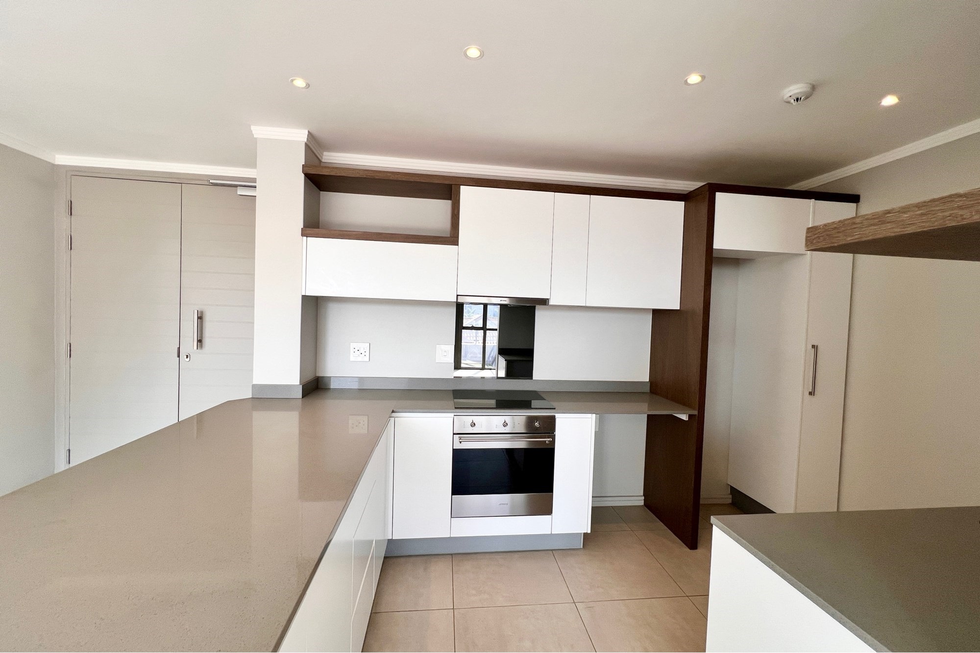 Charming 2 bedroom Unit for sale at the Masingita towers