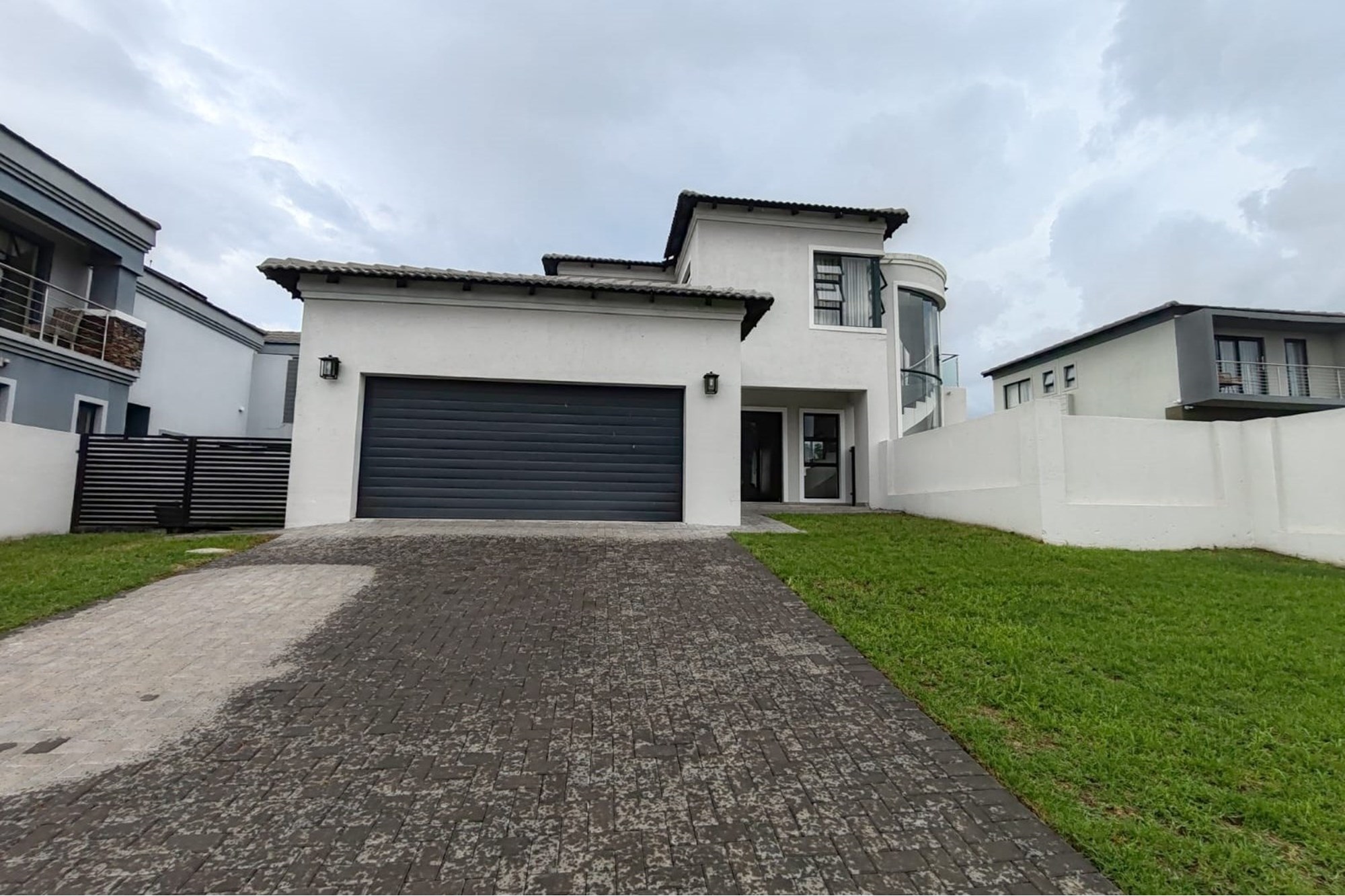 4 Bedroom House in Blue Valley Golf Estate