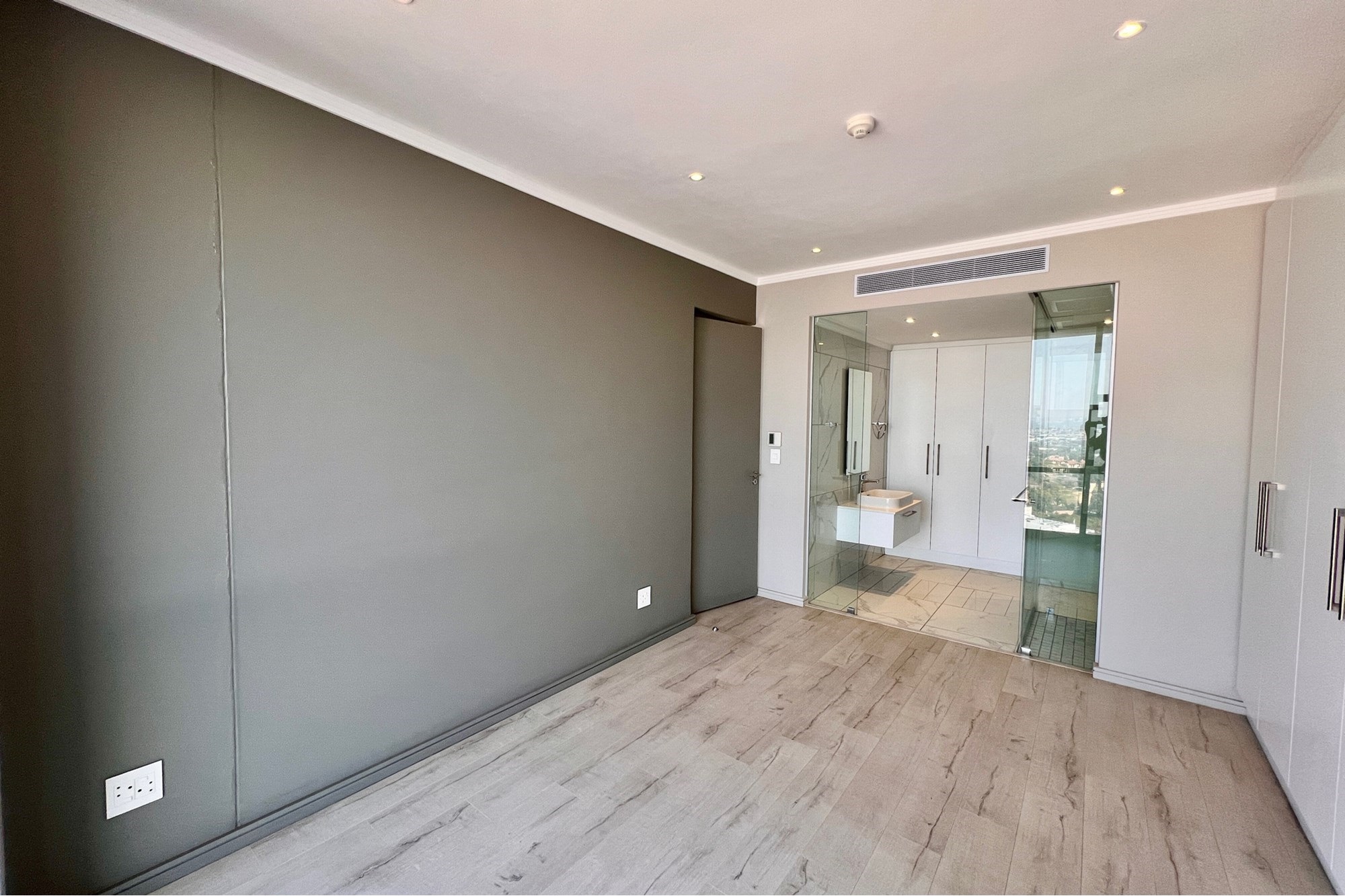 Luxurious 3-Bedroom Penthouse in Masingita Towers