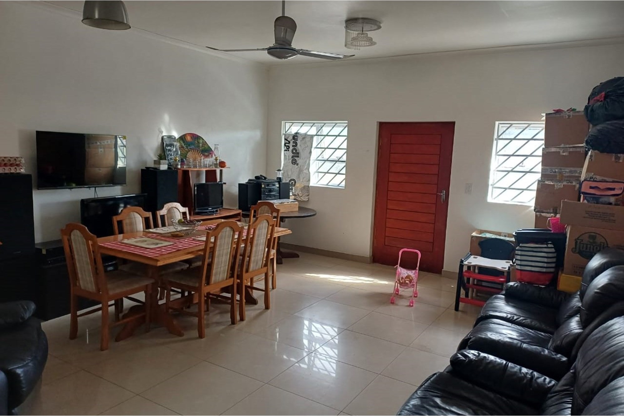Spacious 3-Bedroom Family Home on 2600M2 Land in Tesselaarsdal