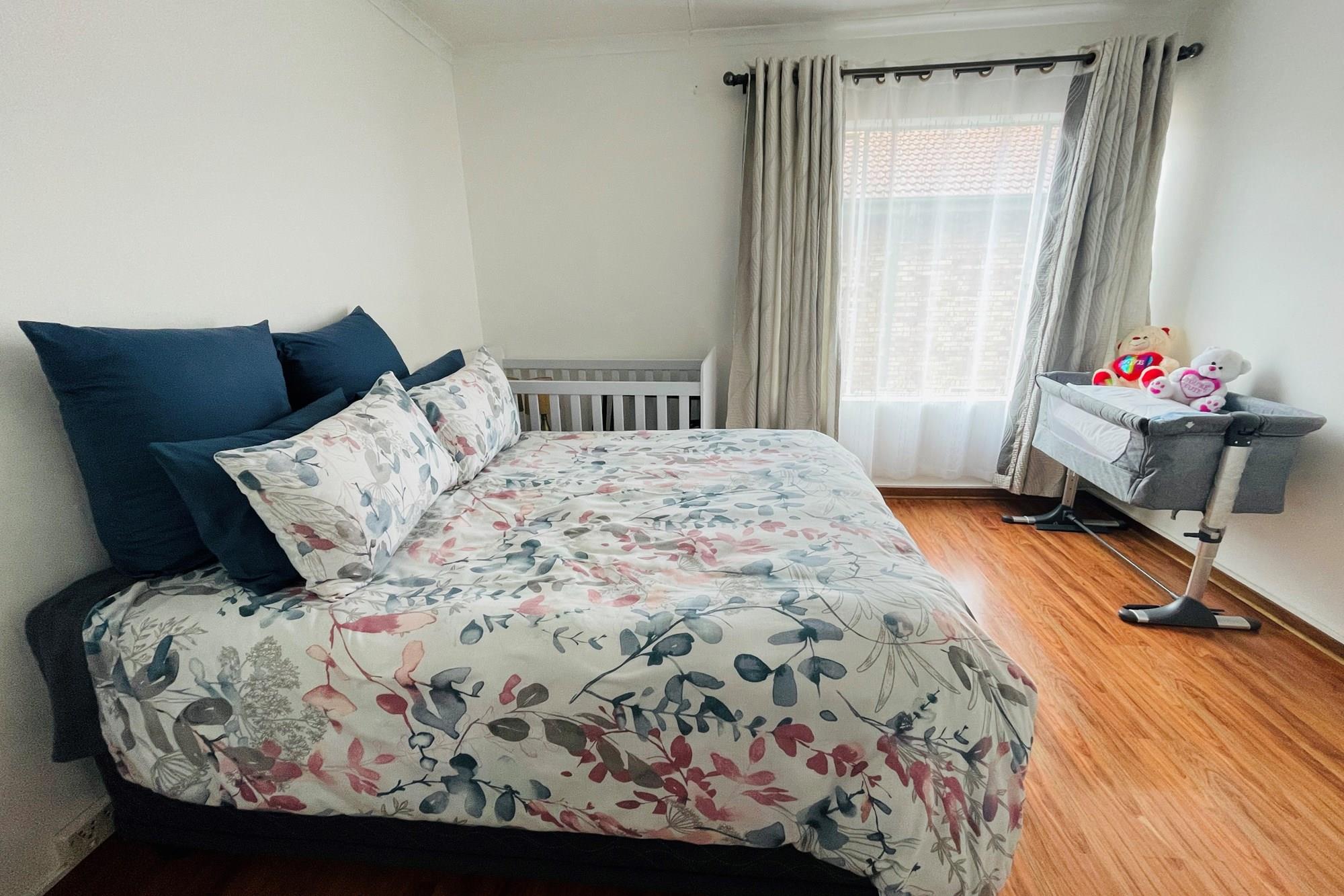 Price reduction: Prime Townhouse: Modern Living in Ideal Locale"