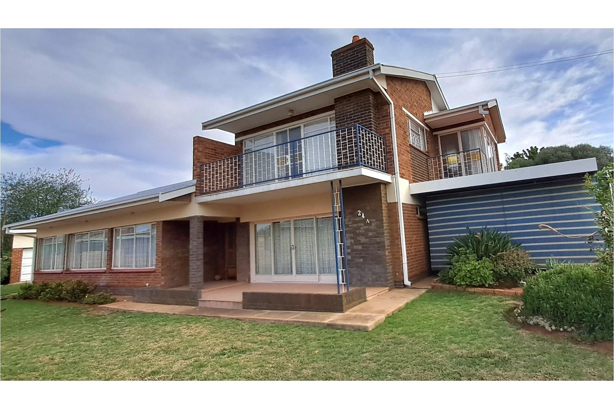 Impressive 5-Bedroom Residence in Parys