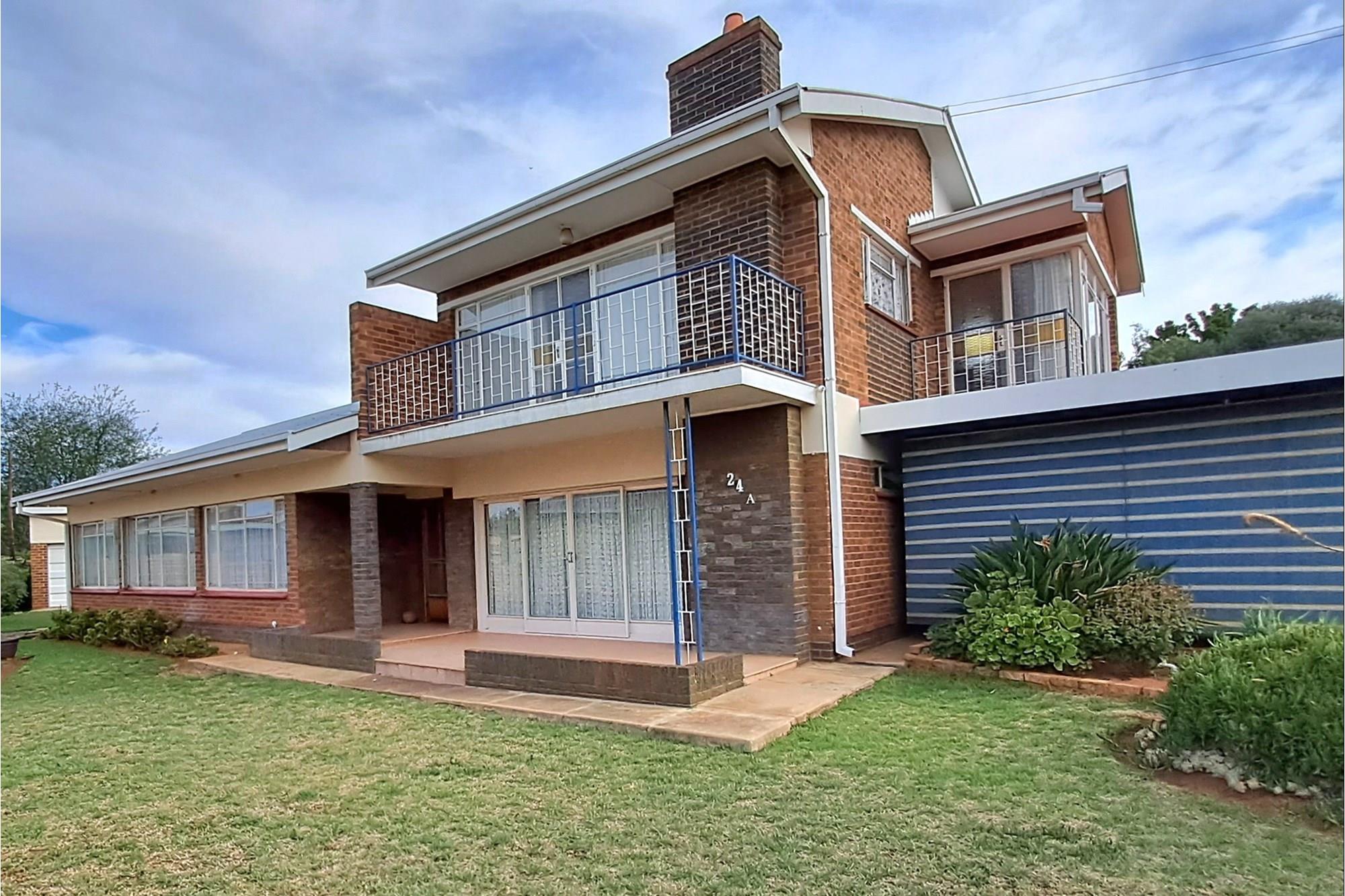 Impressive 5-Bedroom Residence in Parys
