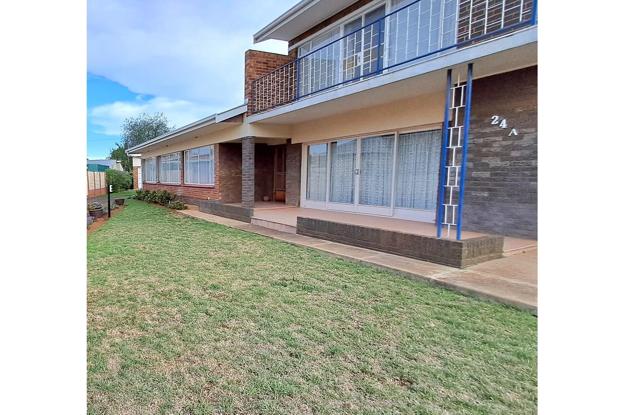 Impressive 5-Bedroom Residence in Parys