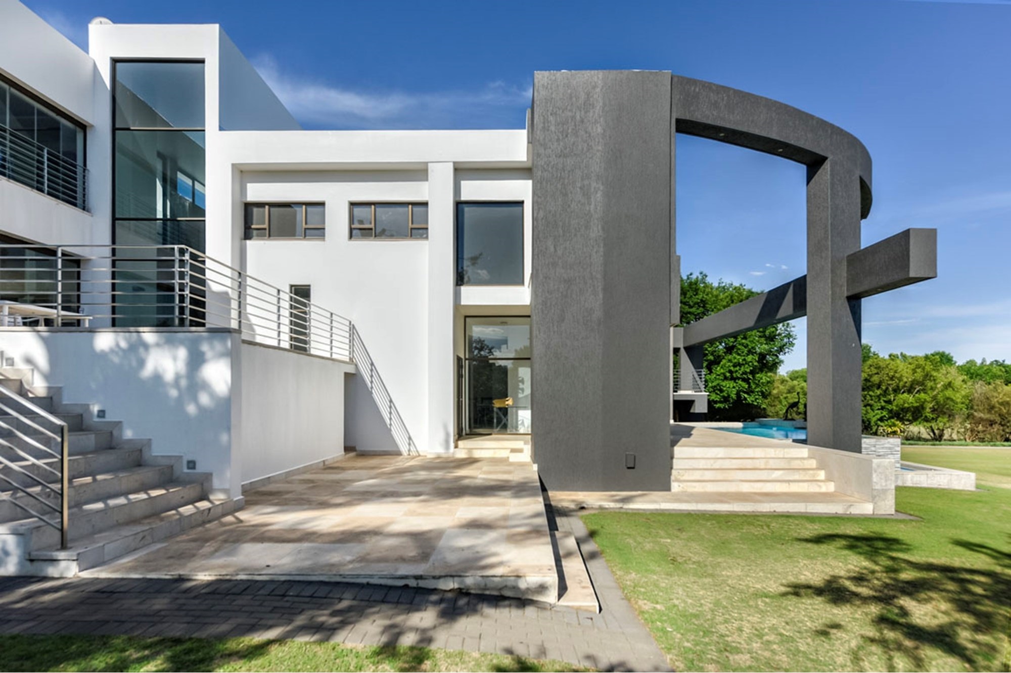 Exquisite Nico van der Meulen Masterpiece on the Vaal River