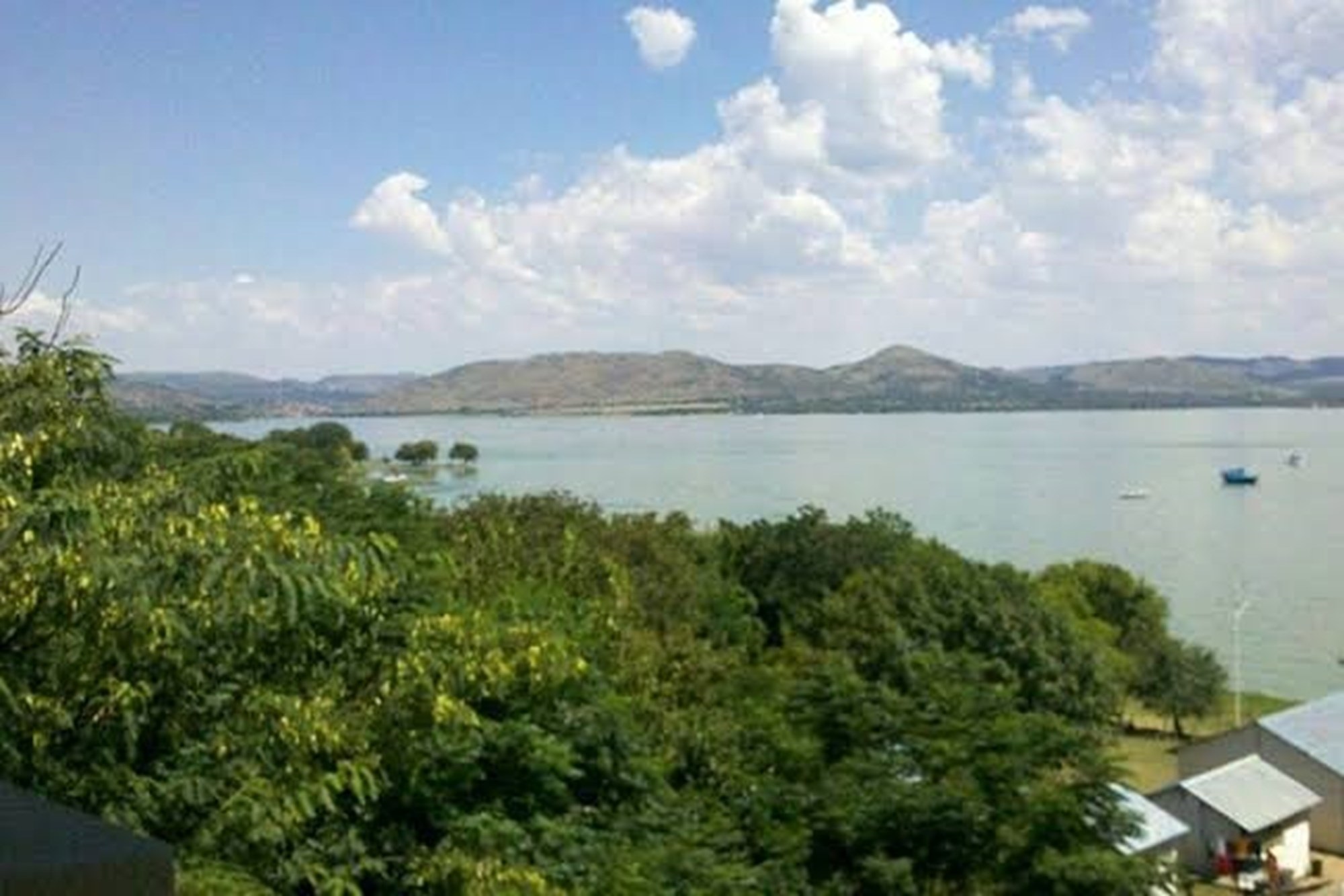 Magnificent views and a serene lifestyle await!