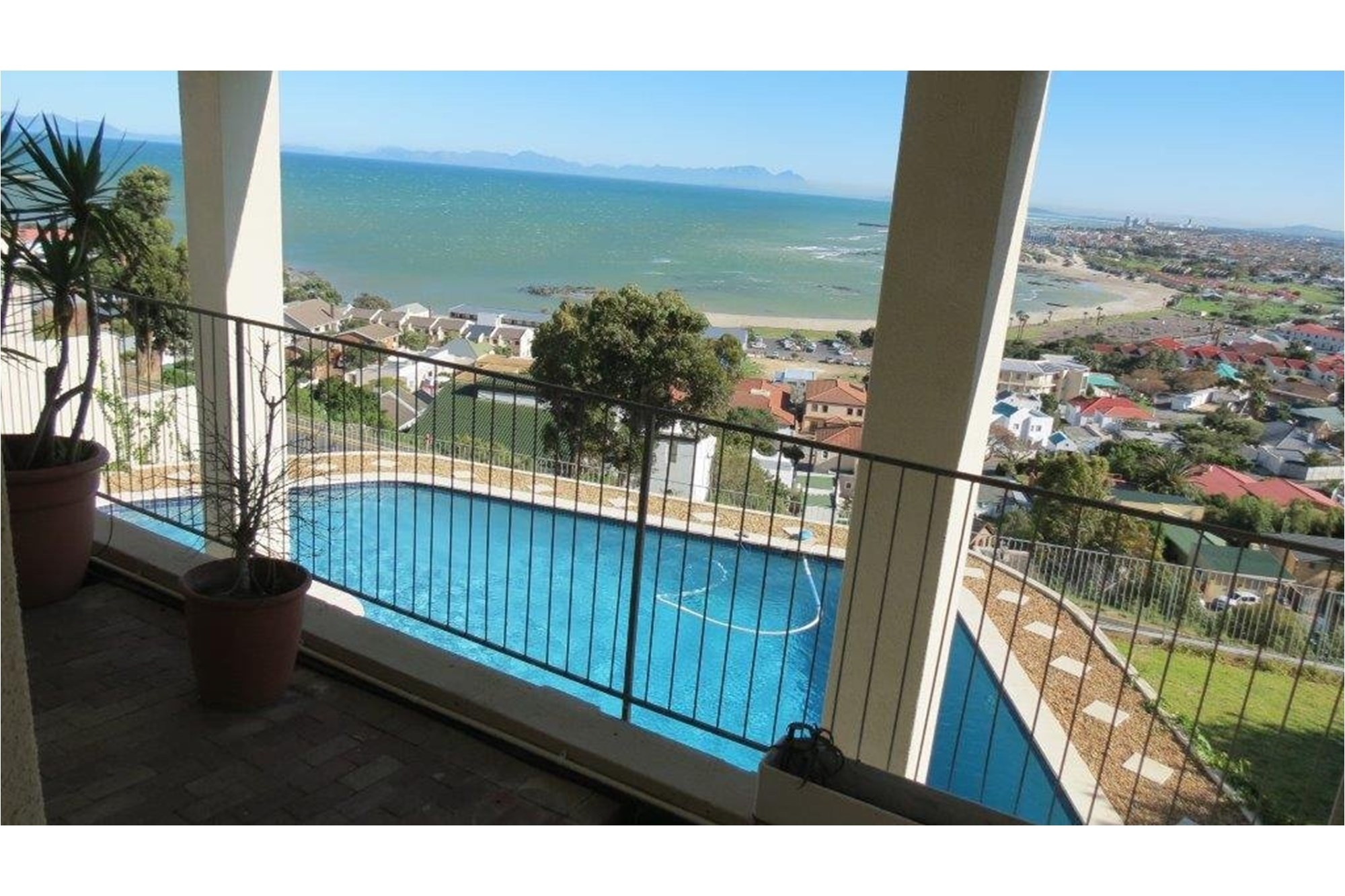 FULLY FURNISHED 5 BEDROOM MULTI STORY HOUSE FOR SALE, AN ENTERTAINER'S PARADISE!!