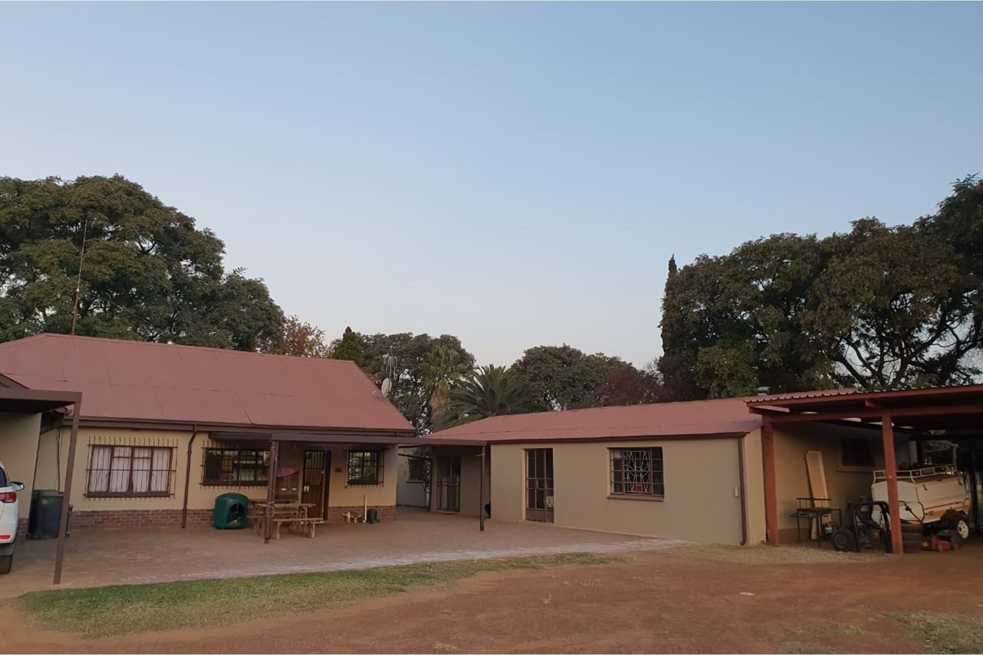 Perfect Family Home and Investment Opportunity - 2 Ha Agricultural Holding