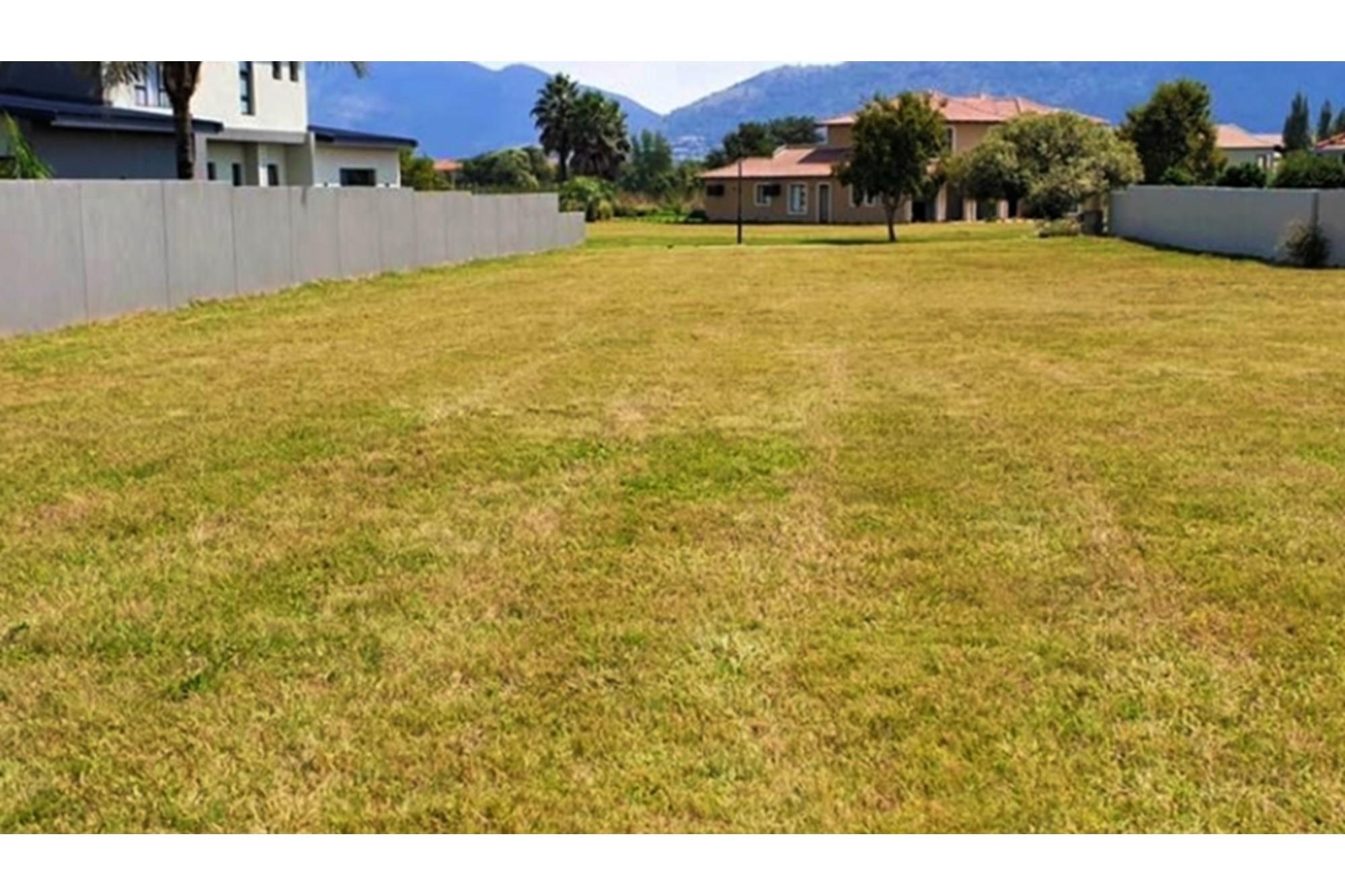Resides in this expansive canvas, where luxury knows no bounds!