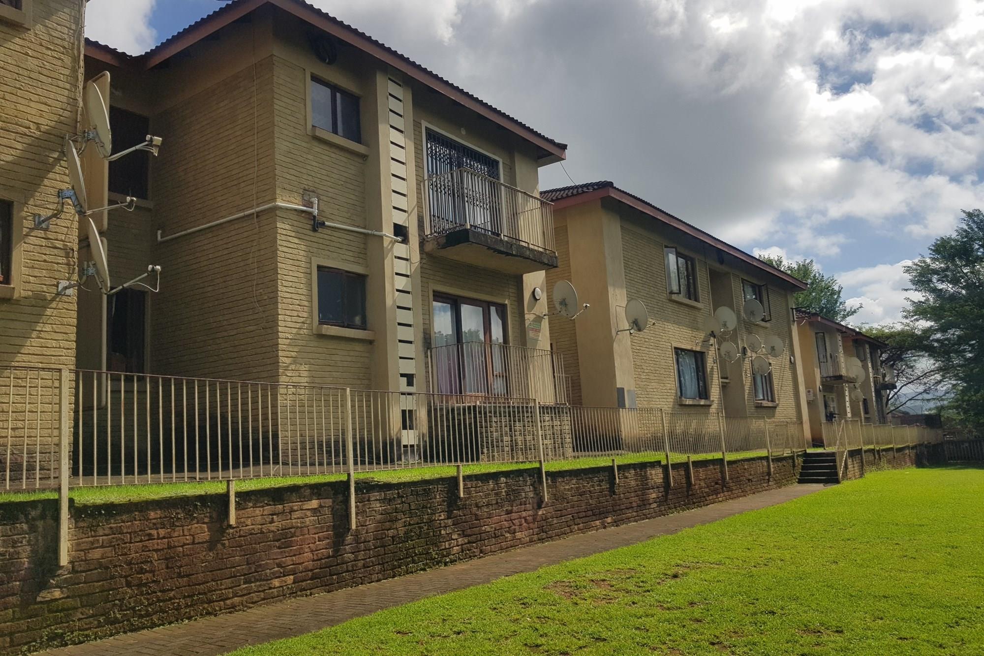Spacious 3-bedroom flat for sale