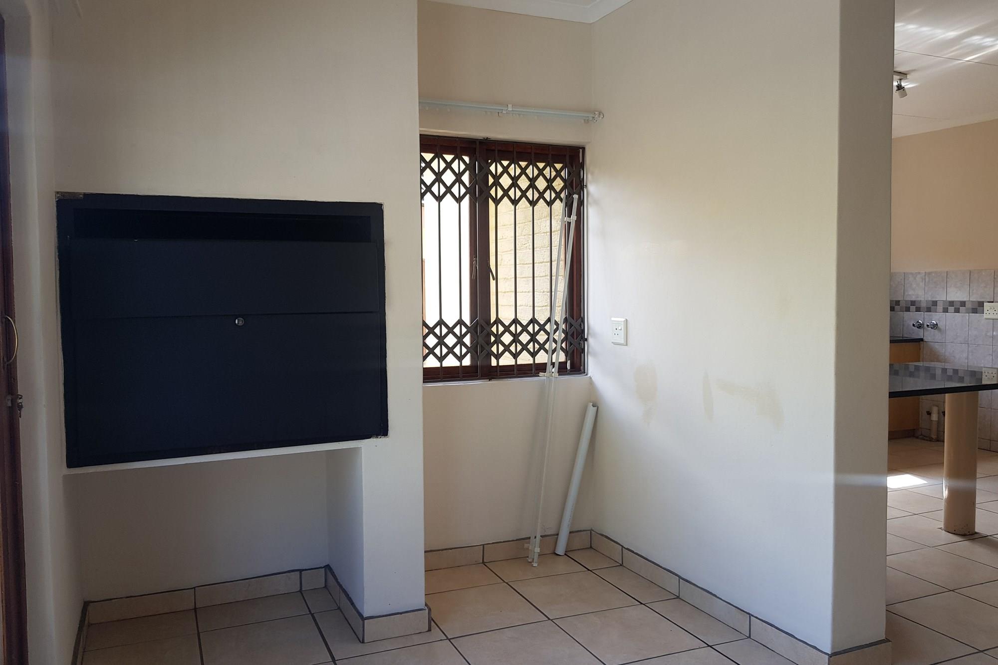 Spacious 3-bedroom flat for sale