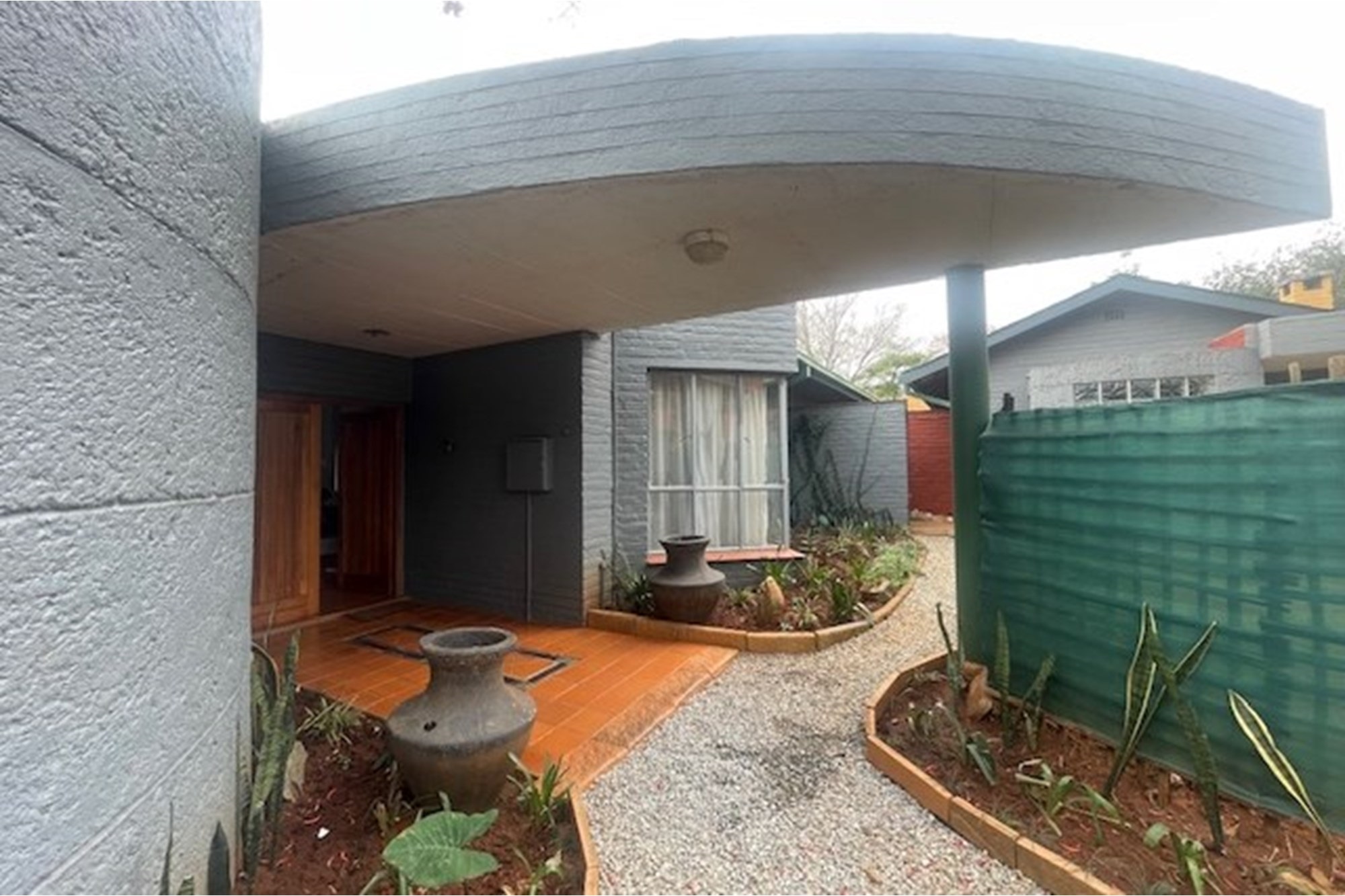 Charming 4 Bedroom Home with 3 Bedroom Cottage in Parkville For Sale